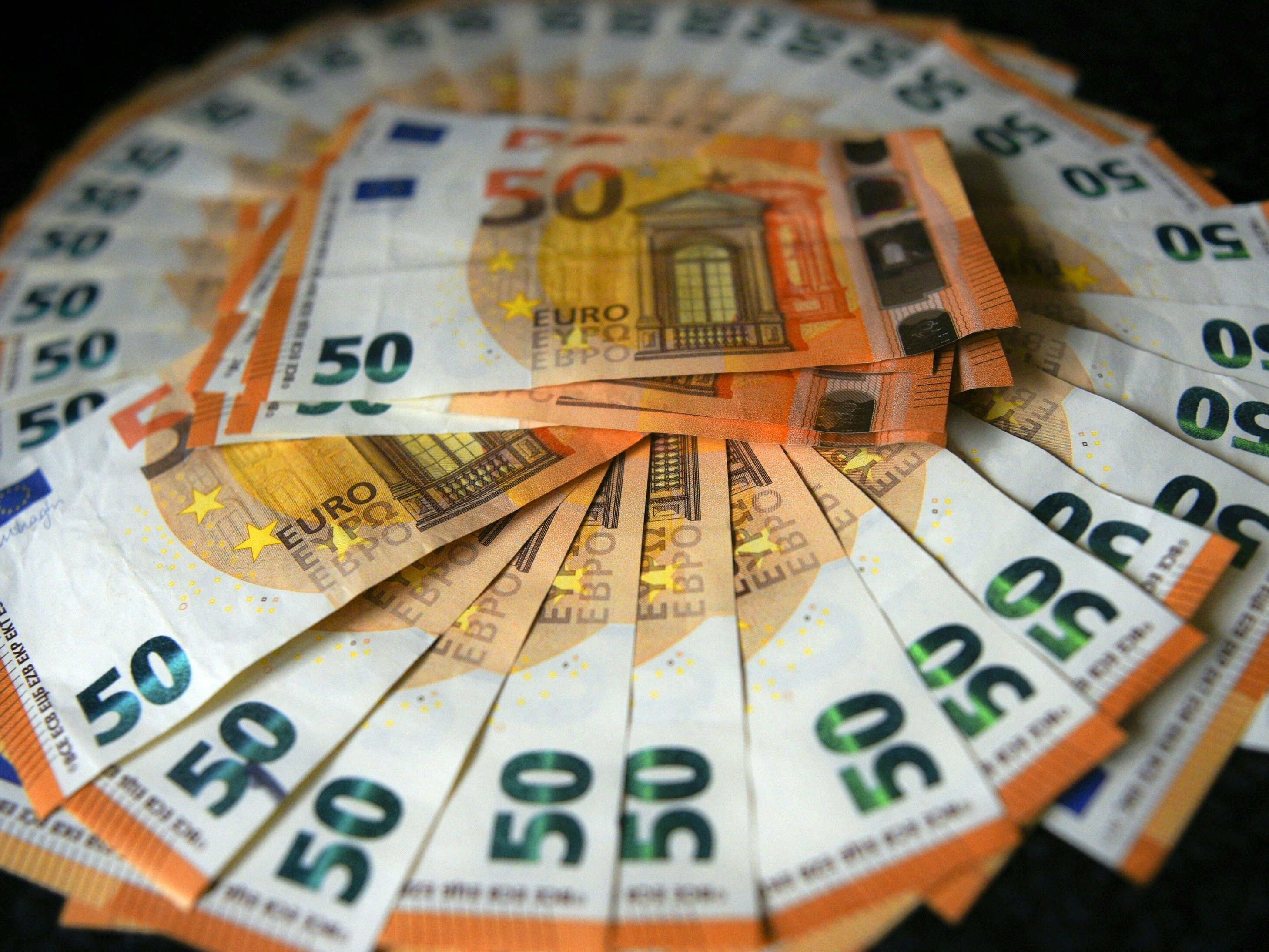 Milliarden wurden mit Bundesanleihe eingenommen. Milliarden wurden mit Bundesanleihe eingenommen.