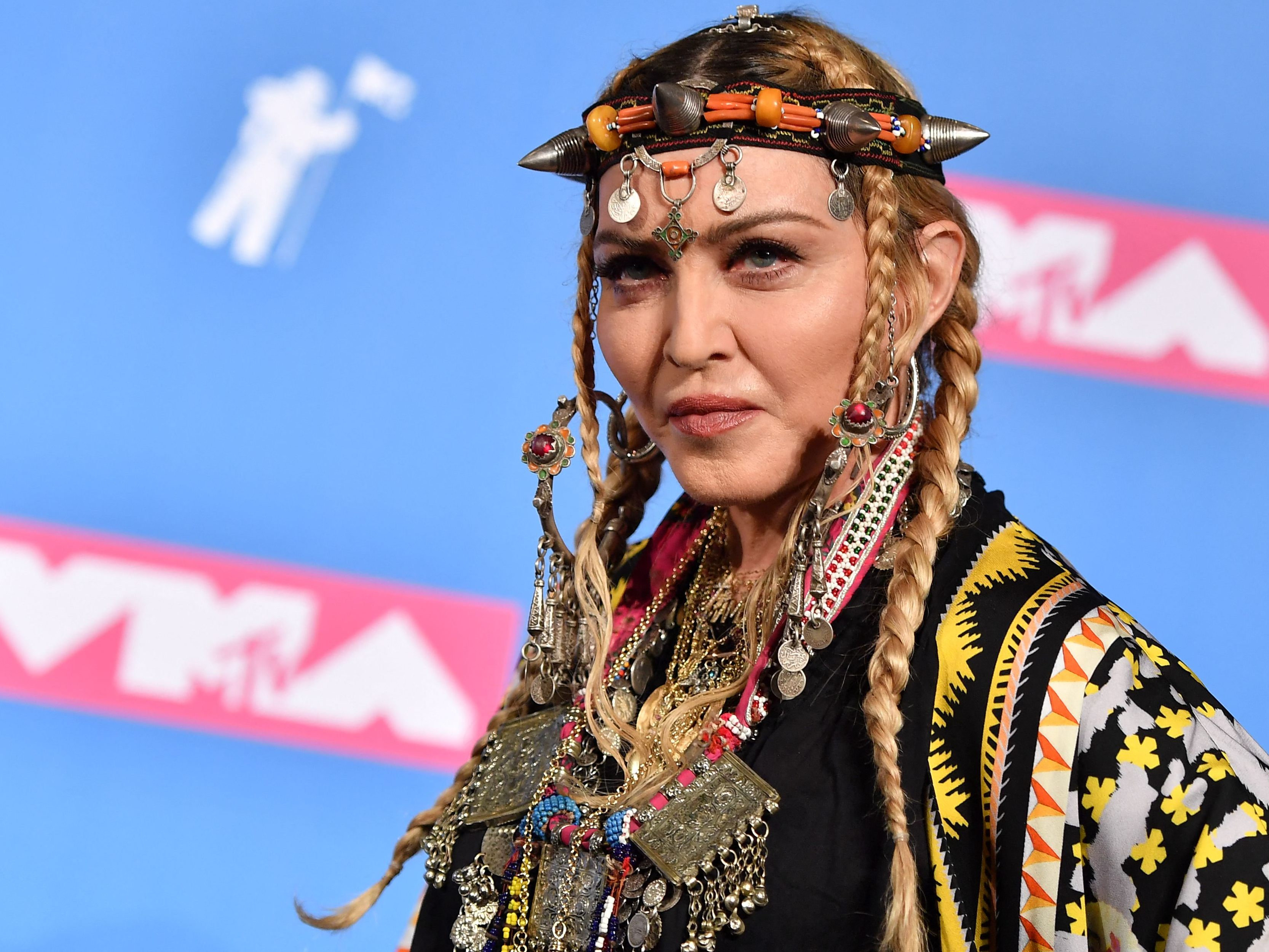 Madonna kündigte eine neue Welttournee an. Madonna kündigte eine neue Welttournee an.