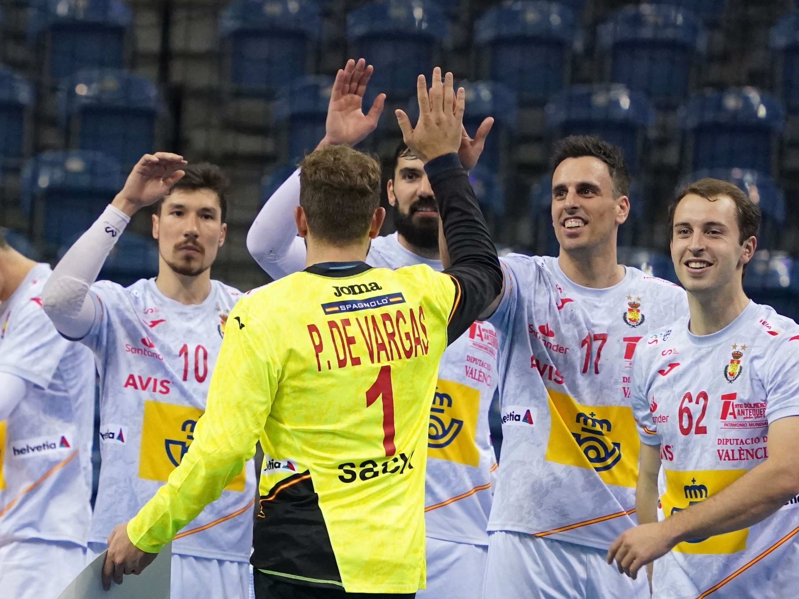 Spanien bleibt bei der Handball-WM weiter auf Viertelfinal-Kurs. Spanien bleibt bei der Handball-WM weiter auf Viertelfinal-Kurs.