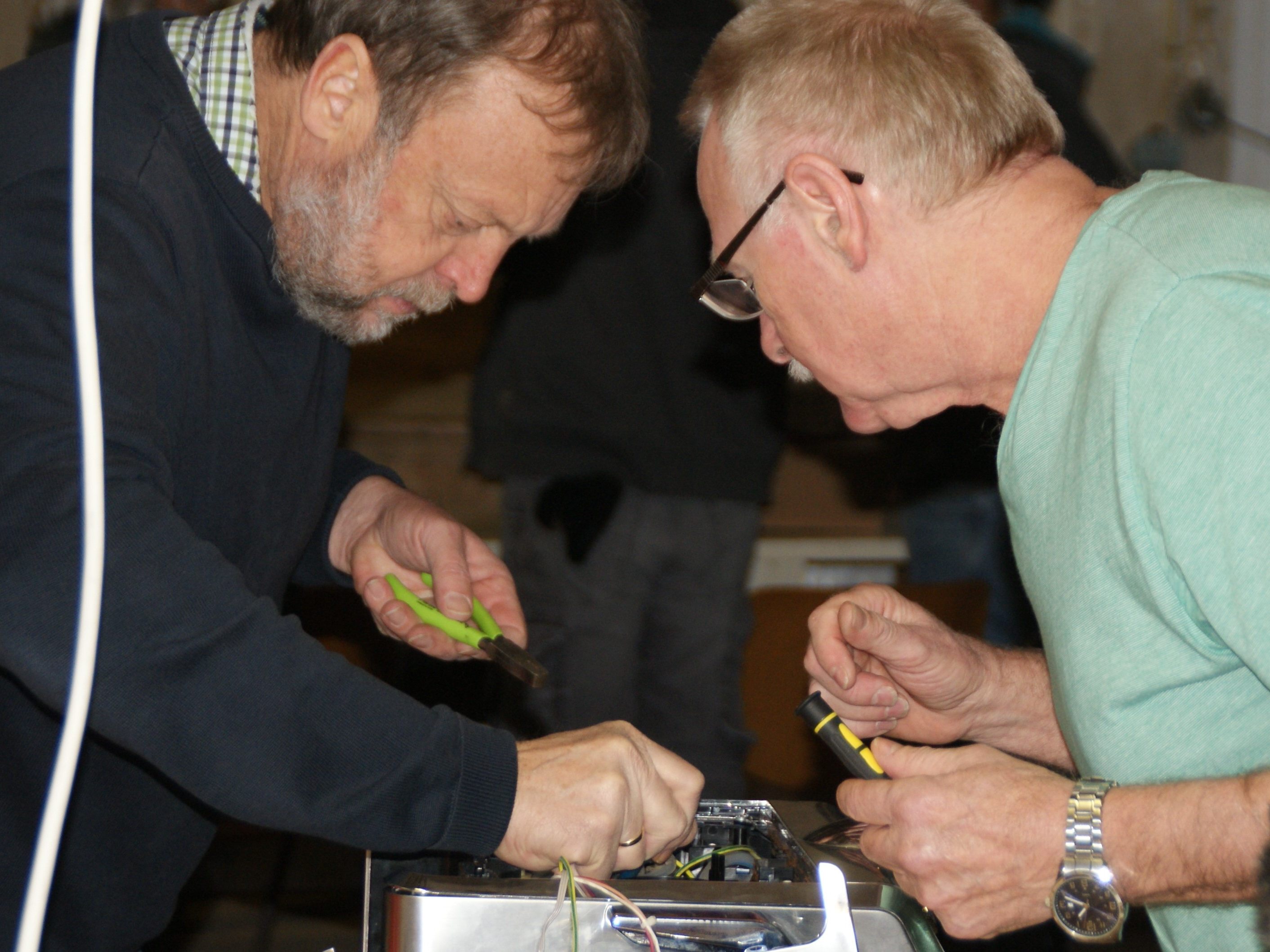 Mit handwerklicher und technischer Affinität punktet das neue Reparaturcafé Leiblachtal.