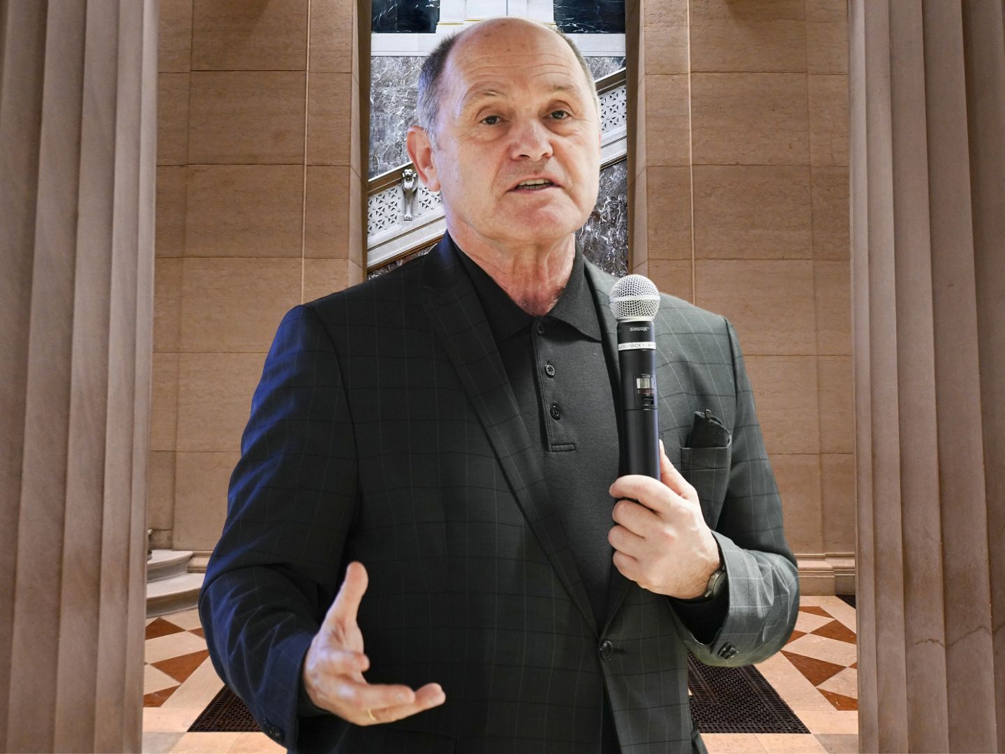 Nationalratspräsident Wolfgang Sobotka (Fotomontage). Nationalratspräsident Wolfgang Sobotka (Fotomontage).