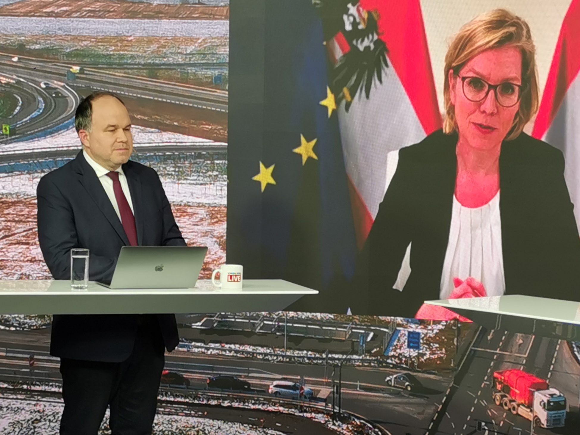 Die Grüne Umweltministerin Leonore Gewessler war am Donnerstagabend zu Gast bei "Vorarlberg LIVE". Die Grüne Umweltministerin Leonore Gewessler war am Donnerstagabend zu Gast bei "Vorarlberg LIVE".