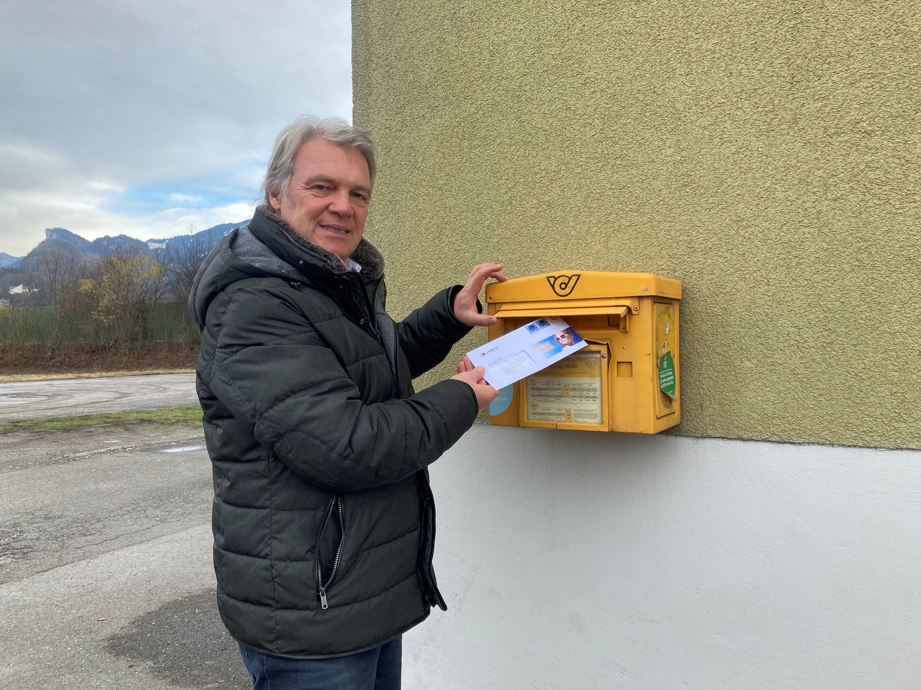 Mehr als 3.600 zusätzliche Arbeitsstunden hat das Team von Hansesun alleine 2022 für die unnötig komplizierte Fördereinreichung und -abwicklung aufgewendet. Die Kosten dafür stellt das Unternehmen dem Klimaschutzministerium symbolisch in Rechnung.