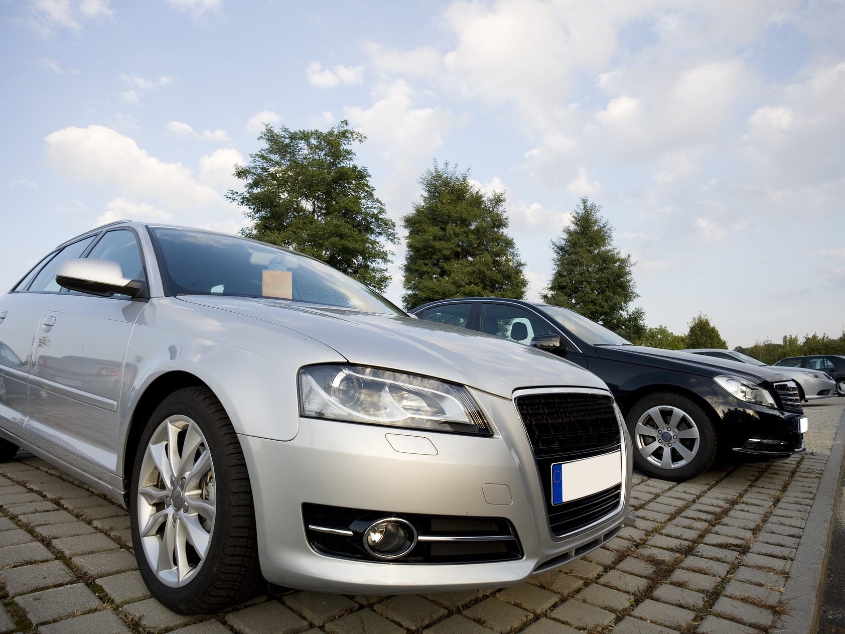 Im vergangenen Jahr gab es einen Rückgang an Auto-Neuzulassungen. Im vergangenen Jahr gab es einen Rückgang an Auto-Neuzulassungen.