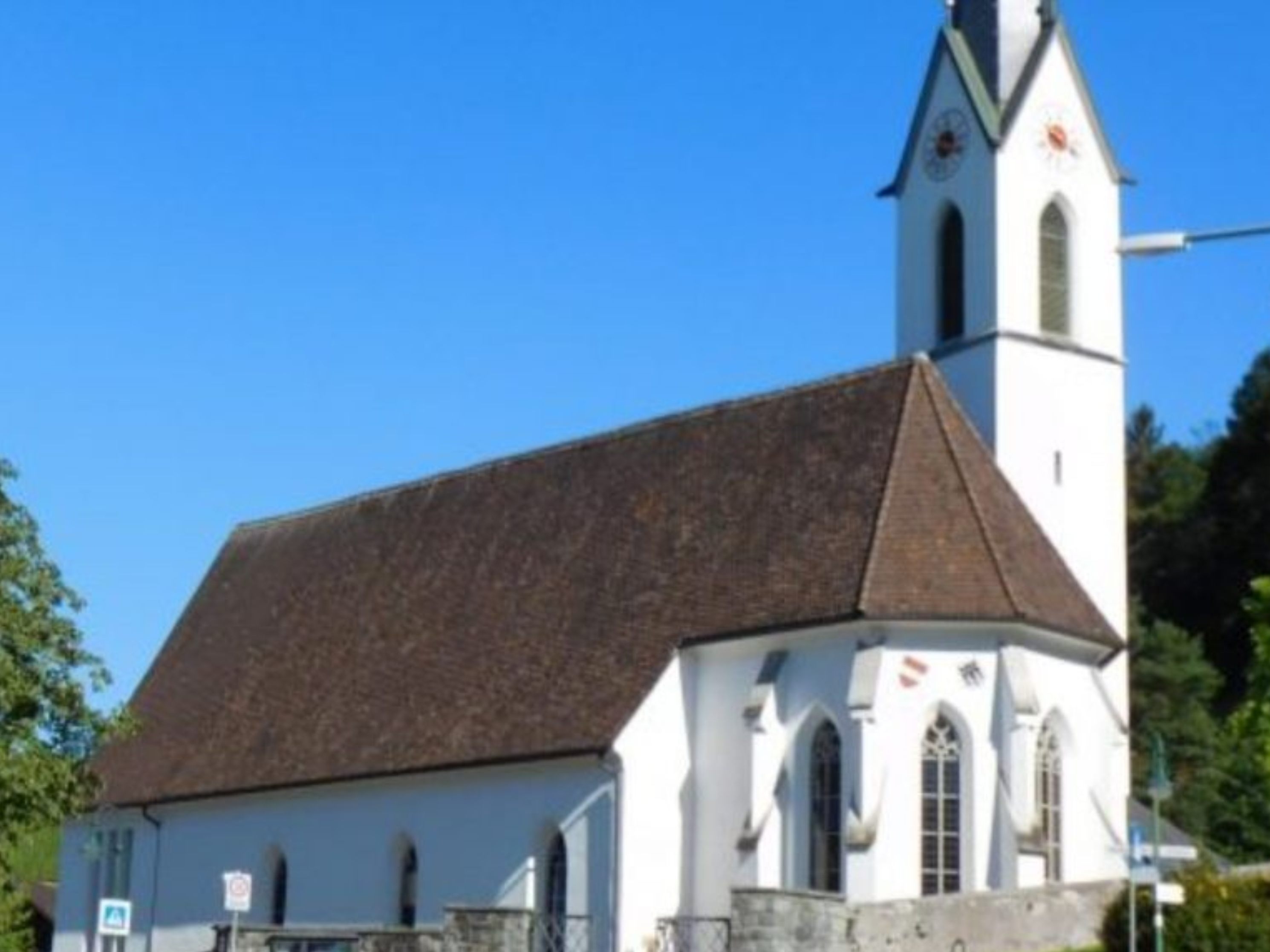 Röthis plant in diesem Jahr eine neue Urnenwand am Friedhof, sowie die Barrierefreiheit