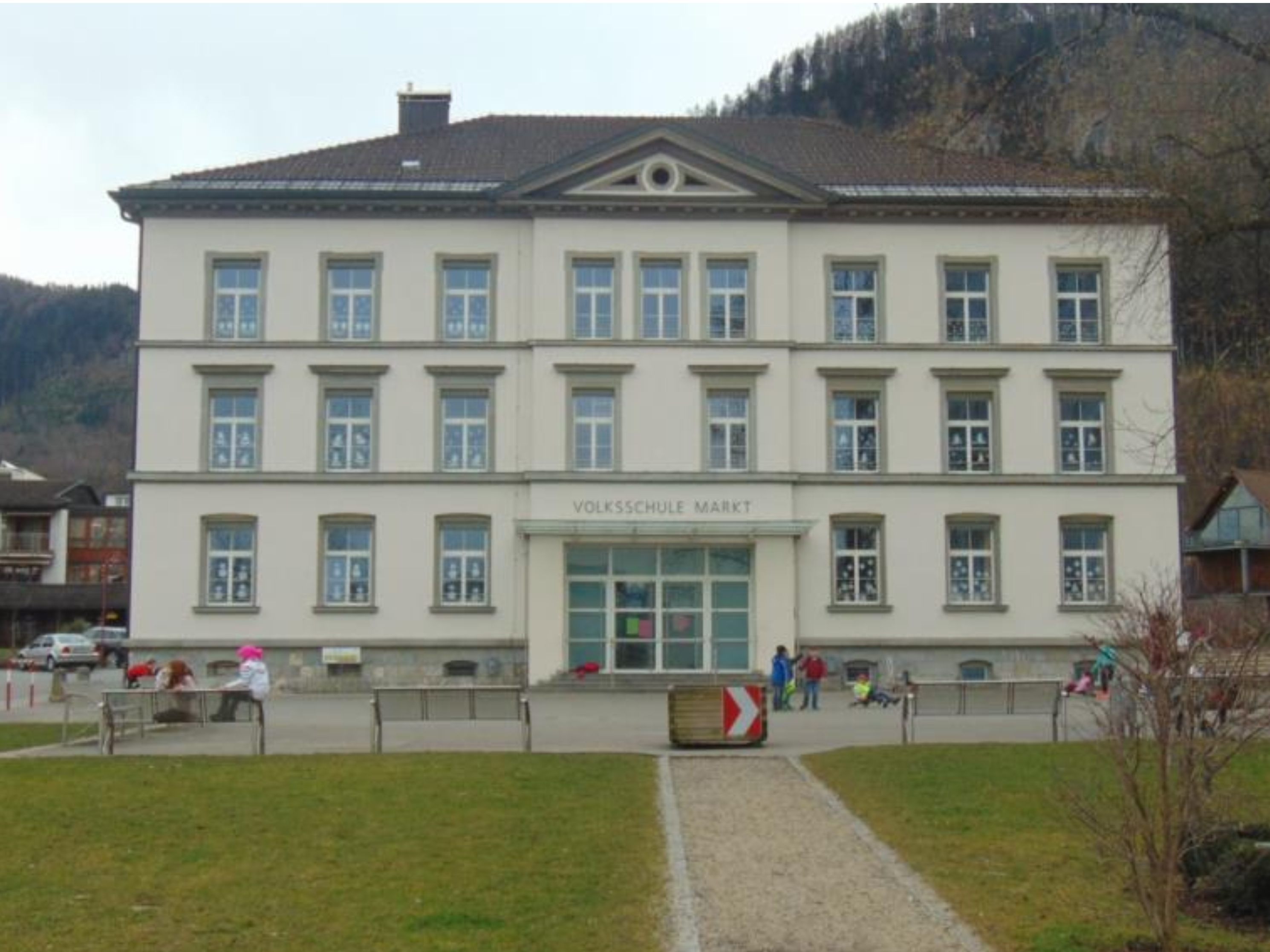 Im Götzner Gemeindebudget findet sich auch erneut ein Betrag für einen neuen Architektenwettbewerb zur Generalsanierung der Volksschule Markt