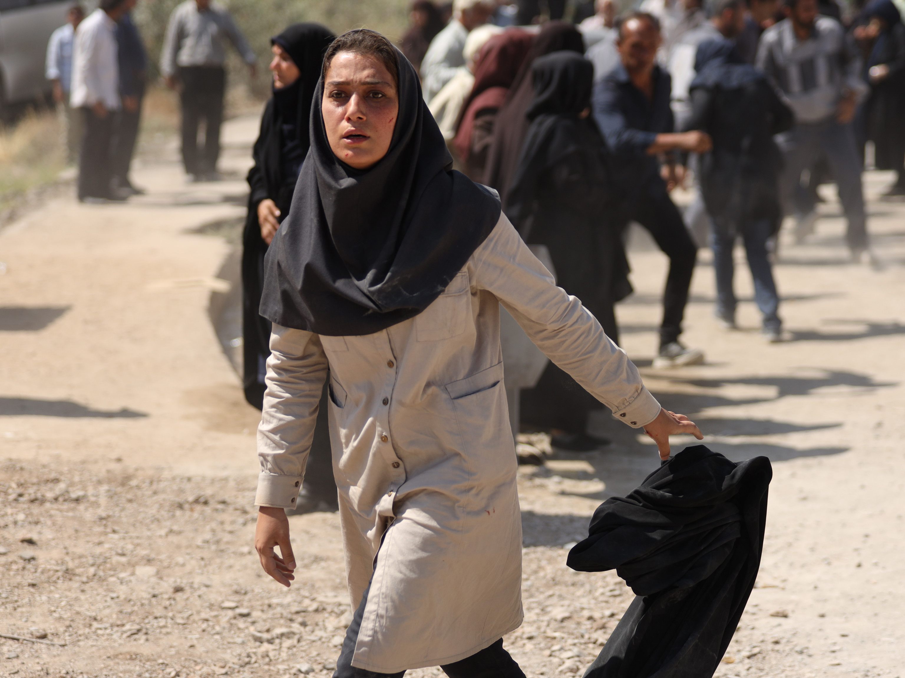 Am Sonntag zeigt das Festival den iranischen Premierenfilm "Beyond the Wall". Am Sonntag zeigt das Festival den iranischen Premierenfilm "Beyond the Wall".