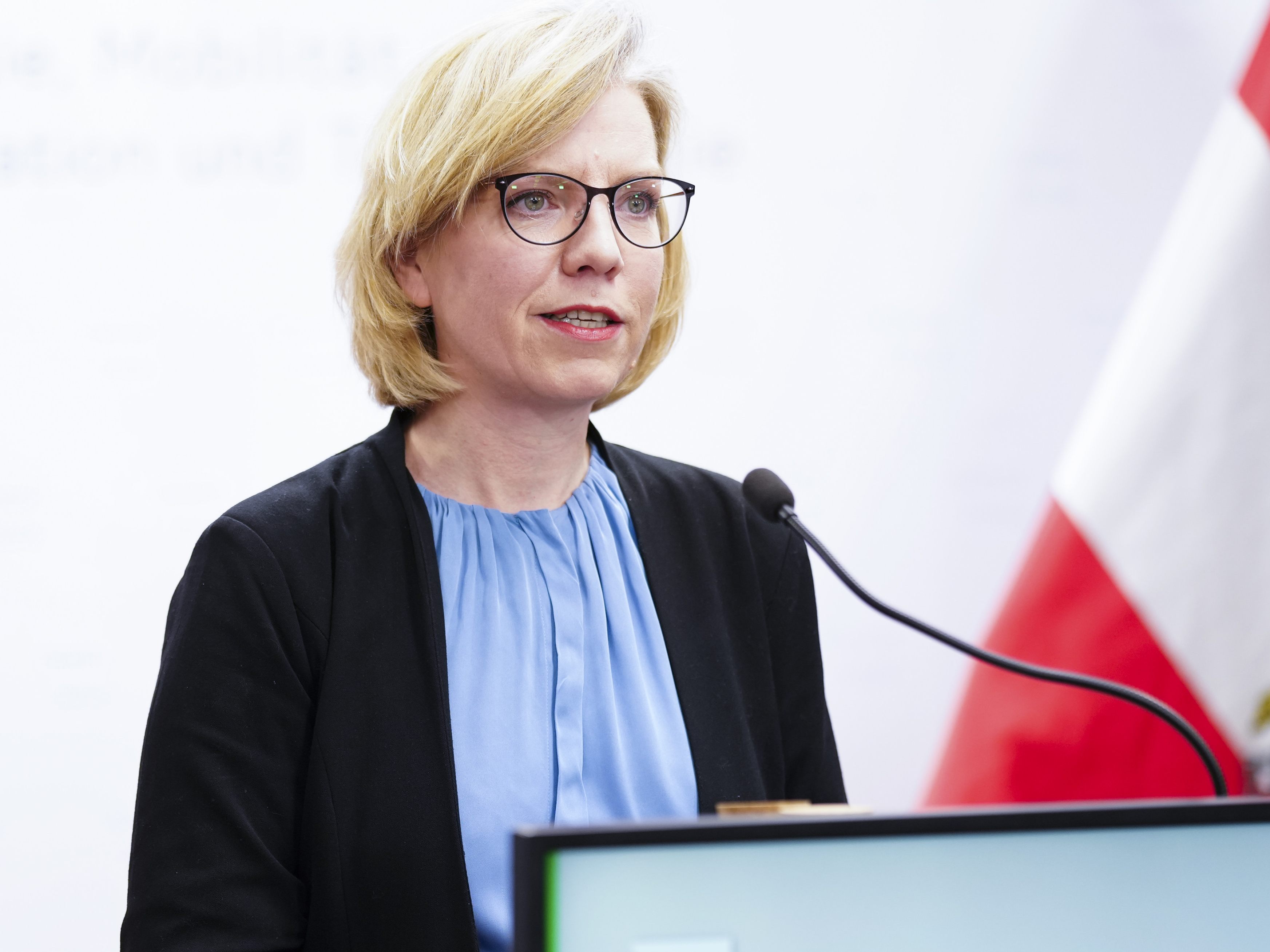 Leonore Gewessler unterstützt die Idee des "Slot-Systems". Leonore Gewessler unterstützt die Idee des "Slot-Systems".