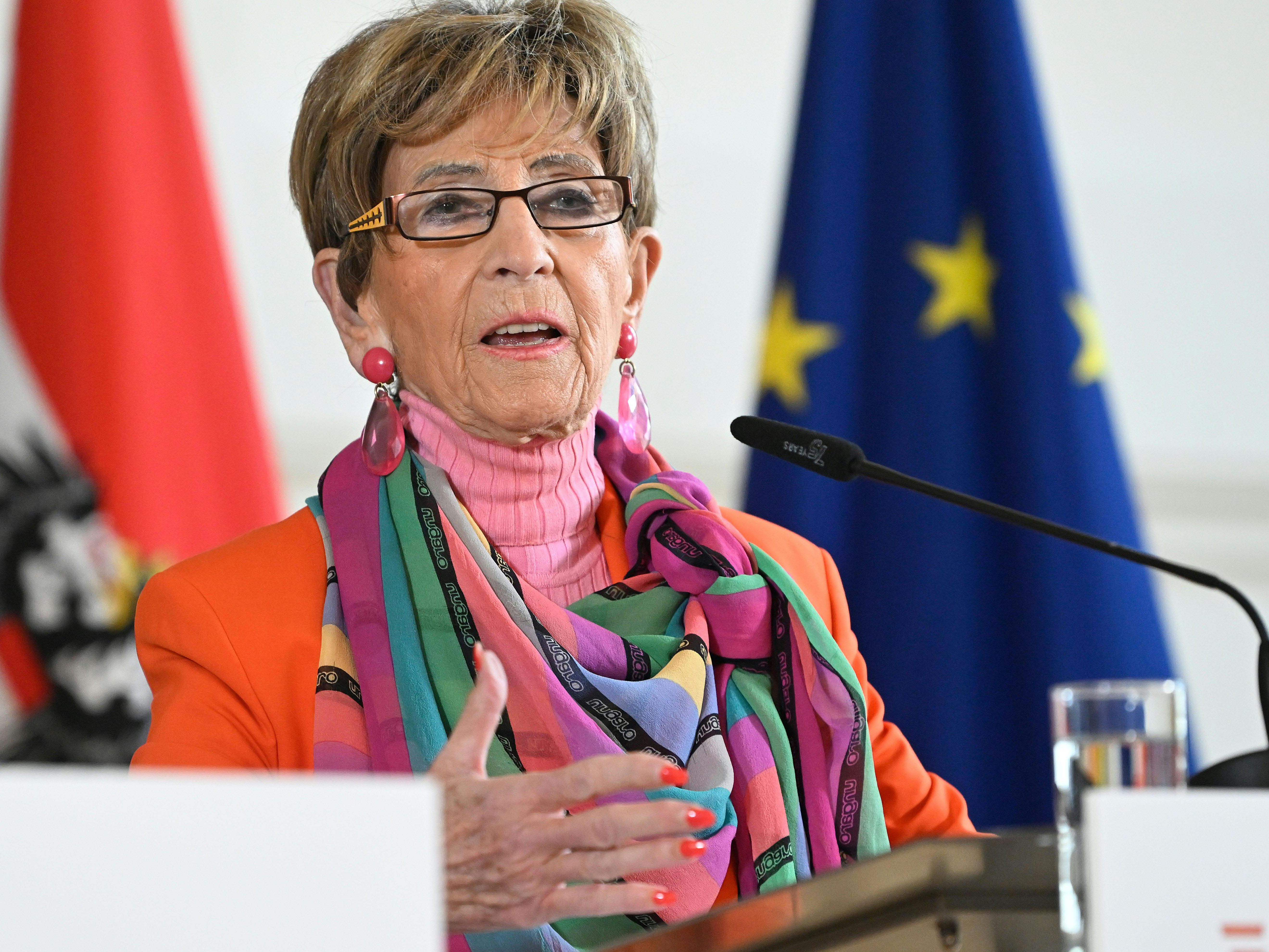 Ingrid Korosec fordert, dass Kassenärzte über die Altersgrenze von 70 hinaus arbeiten dürfen. Ingrid Korosec fordert, dass Kassenärzte über die Altersgrenze von 70 hinaus arbeiten dürfen.