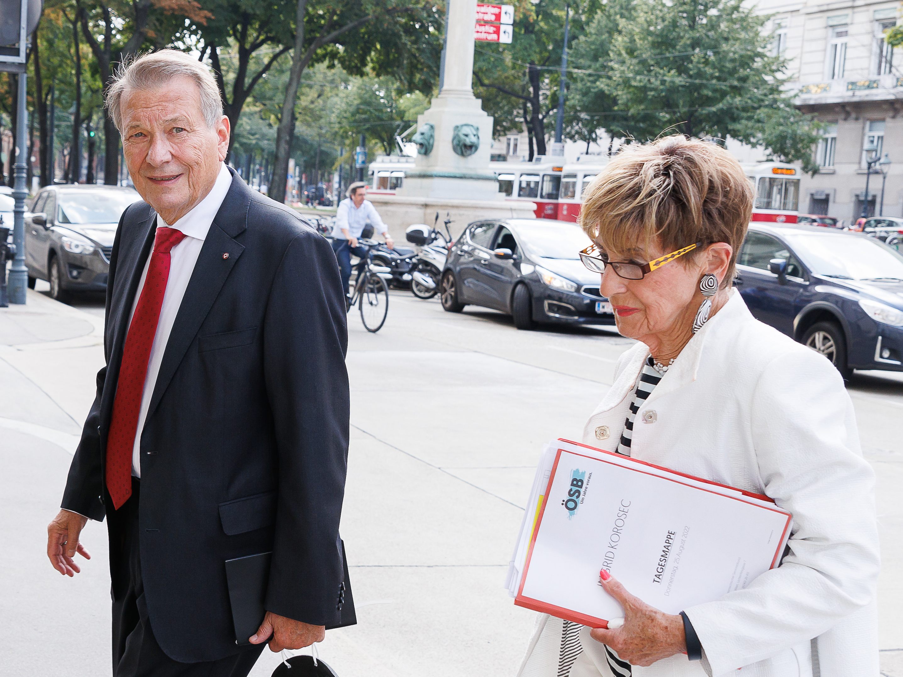 Peter Kostelka und Ingrid Korosec sind nach dem Gespräch mit Minister Rauch enttäuscht. Peter Kostelka und Ingrid Korosec sind nach dem Gespräch mit Minister Rauch enttäuscht.