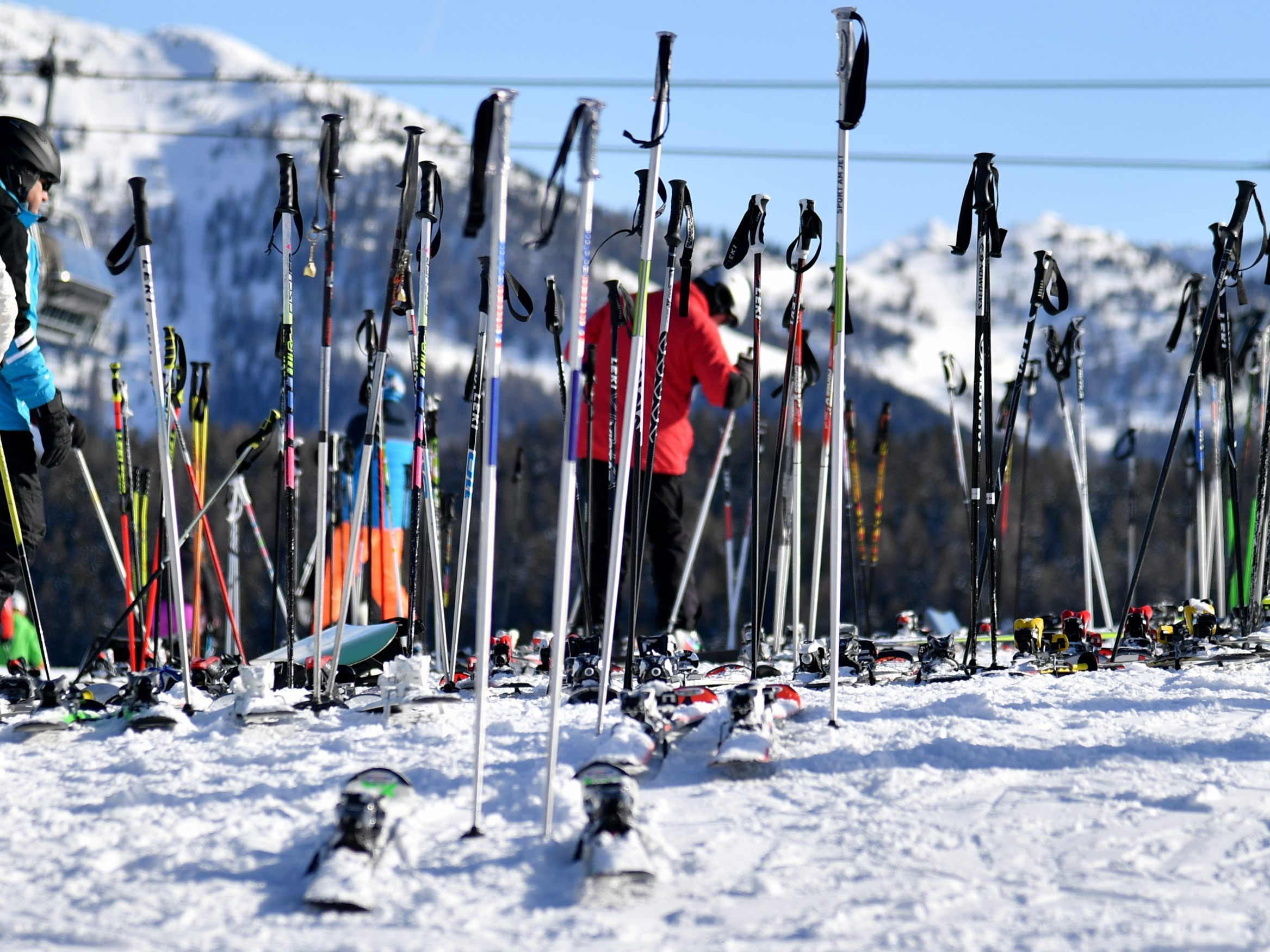 Auseinandersetzungen unter Skiurlaubern in Tirol endeten im Spital. Auseinandersetzungen unter Skiurlaubern in Tirol endeten im Spital.