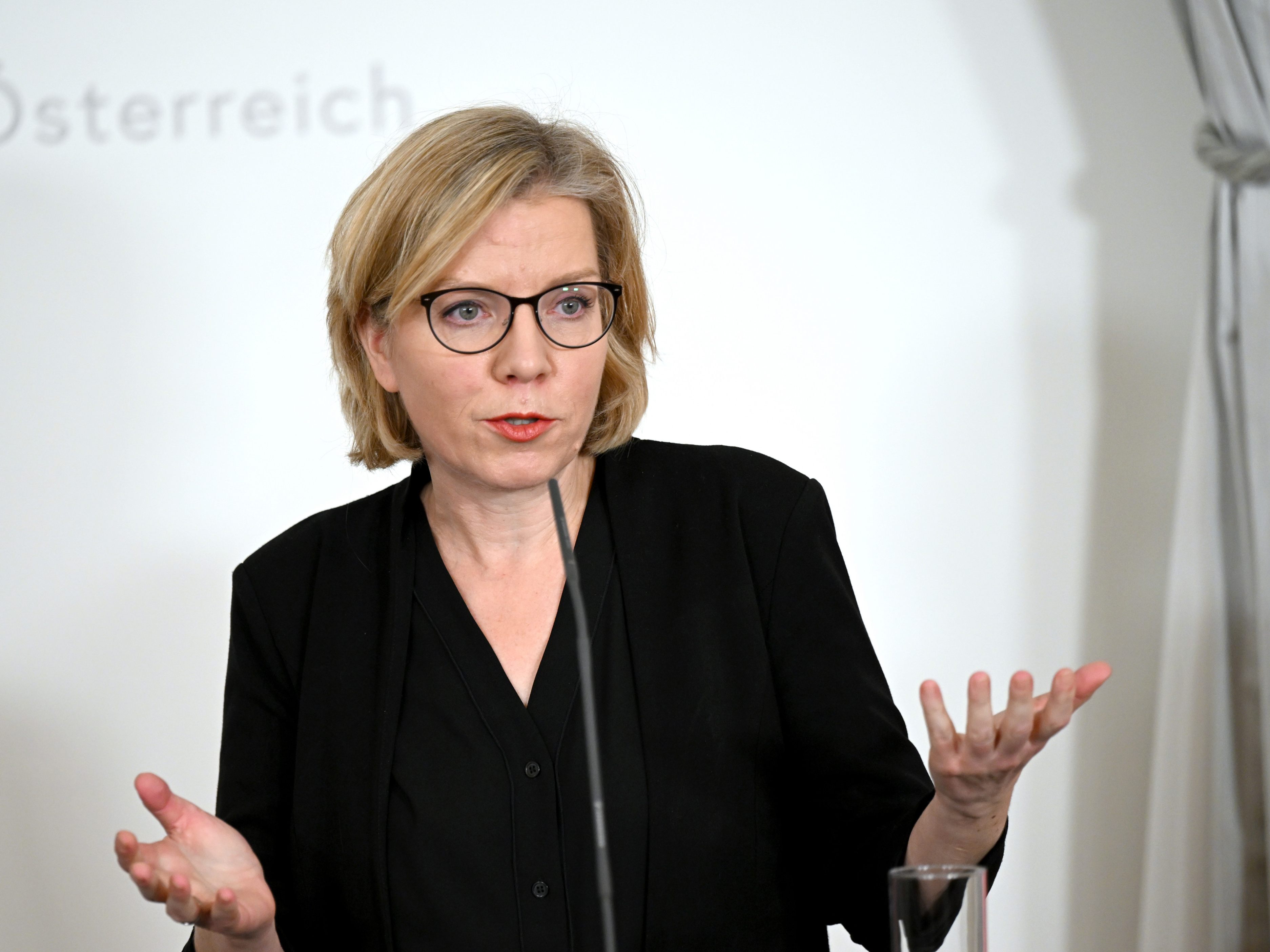 energie- und Klimaschutzministerin Leonore Gewessler. energie- und Klimaschutzministerin Leonore Gewessler.