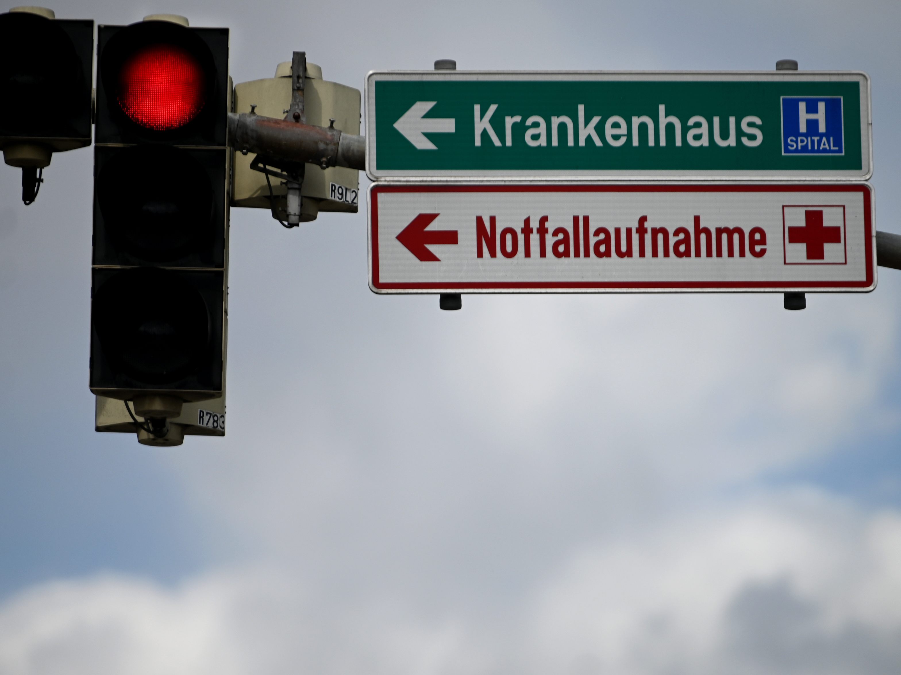 Ein 72-Jähriger E-Bike-Fahrer wurde bei einem Unfall im Bezirk Waidhofen an der Thaya schwer verletzt.