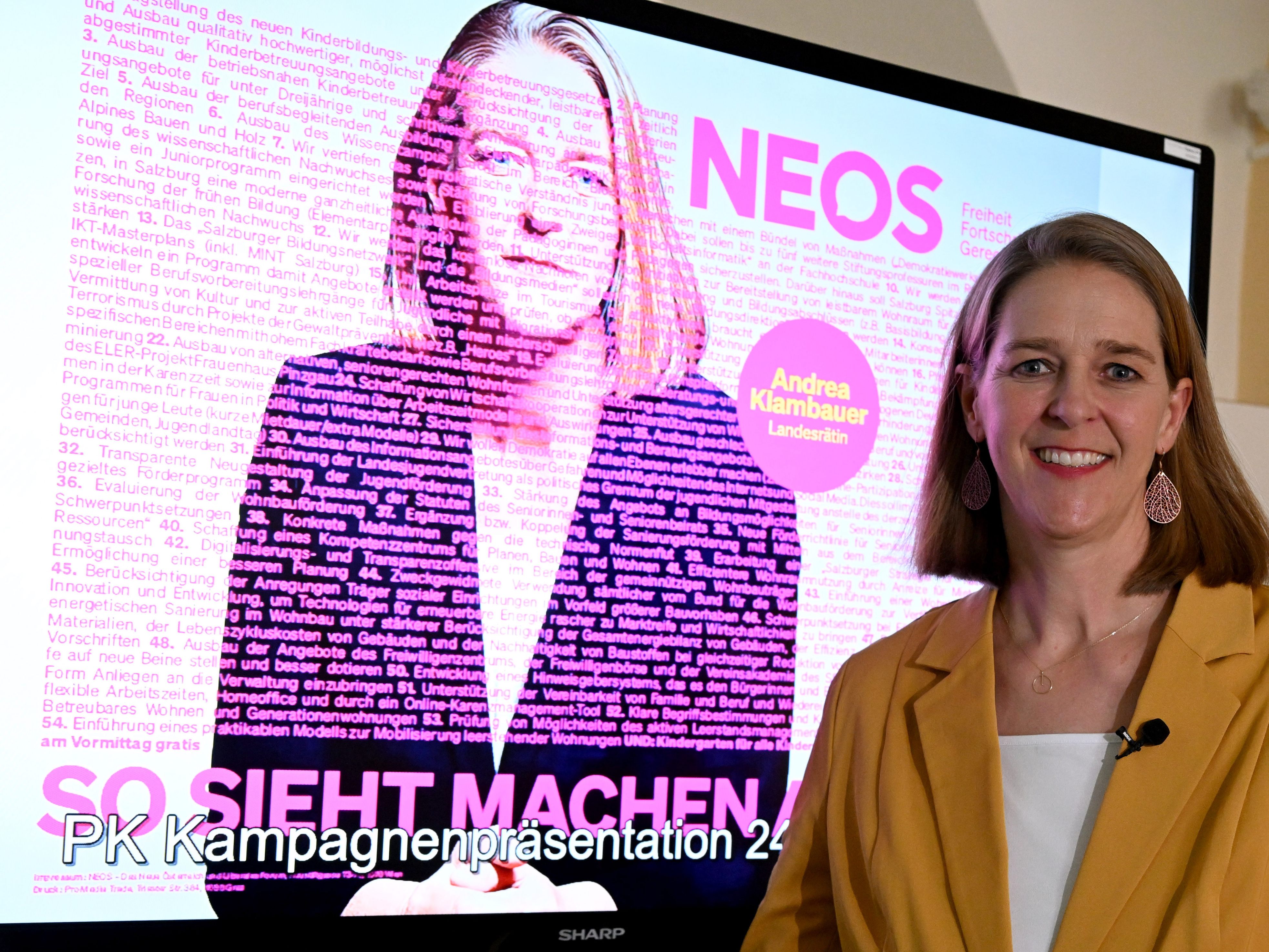 Die NEOS präsentierten am Freitag ihre Wahlplakate für die Salzburger Landtagswahl 2023. Die NEOS präsentierten am Freitag ihre Wahlplakate für die Salzburger Landtagswahl 2023.