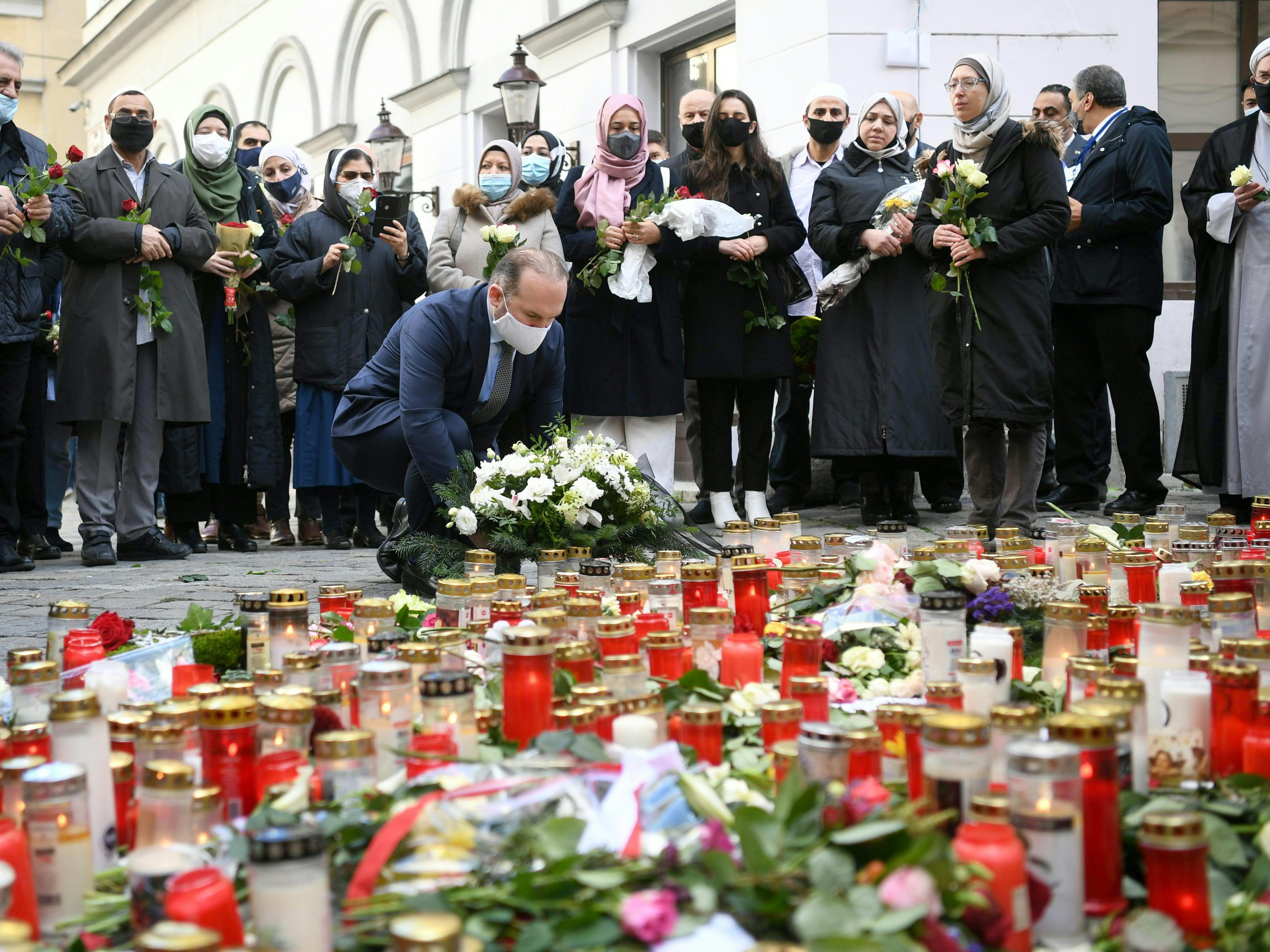 Vier Menschen wurden infolge des Anschlags getötet, zahlreiche verletzt.