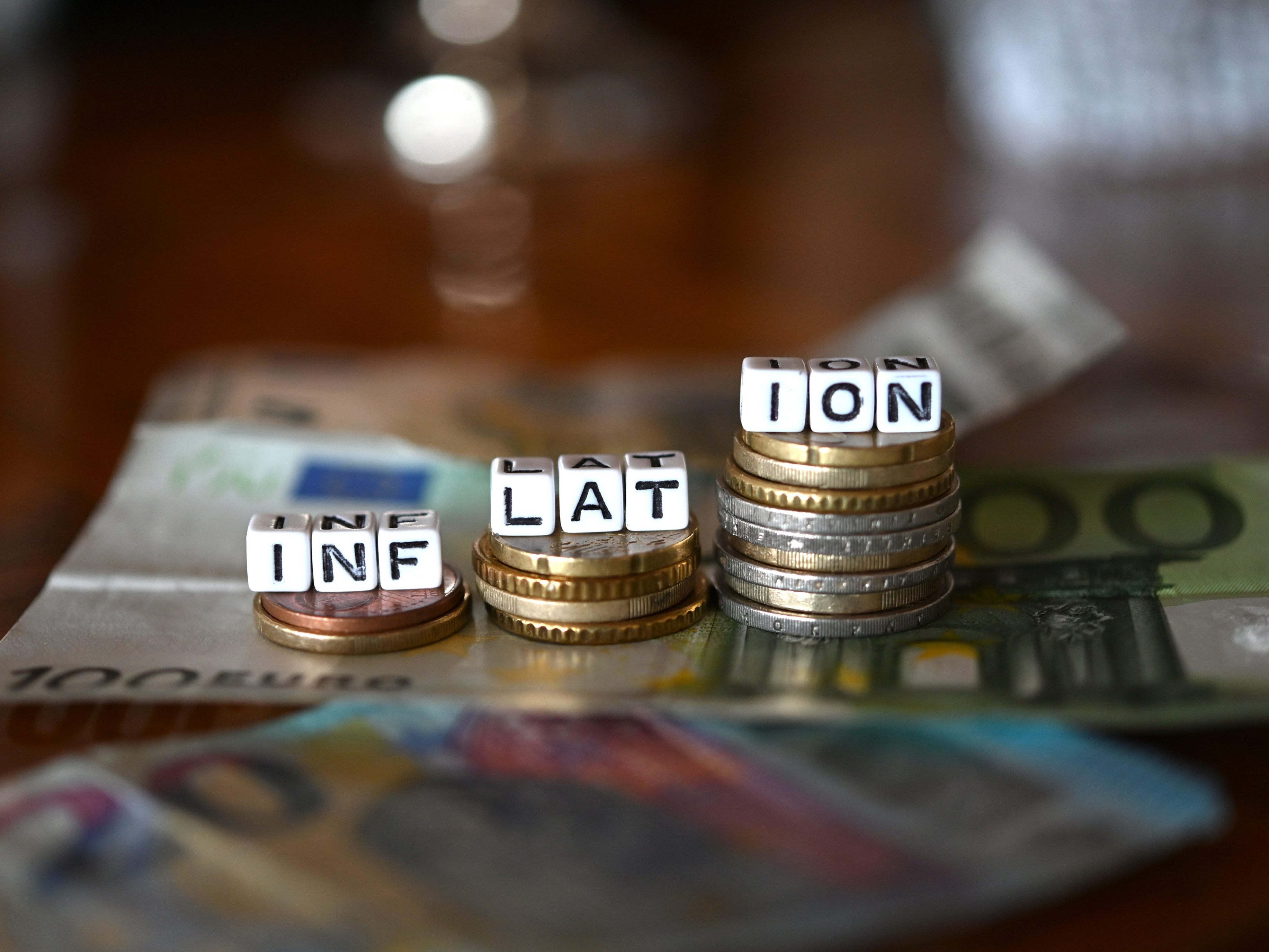Der Inflationsschub belastet die Haushalte der Staaten laut einer EZB-Studie.