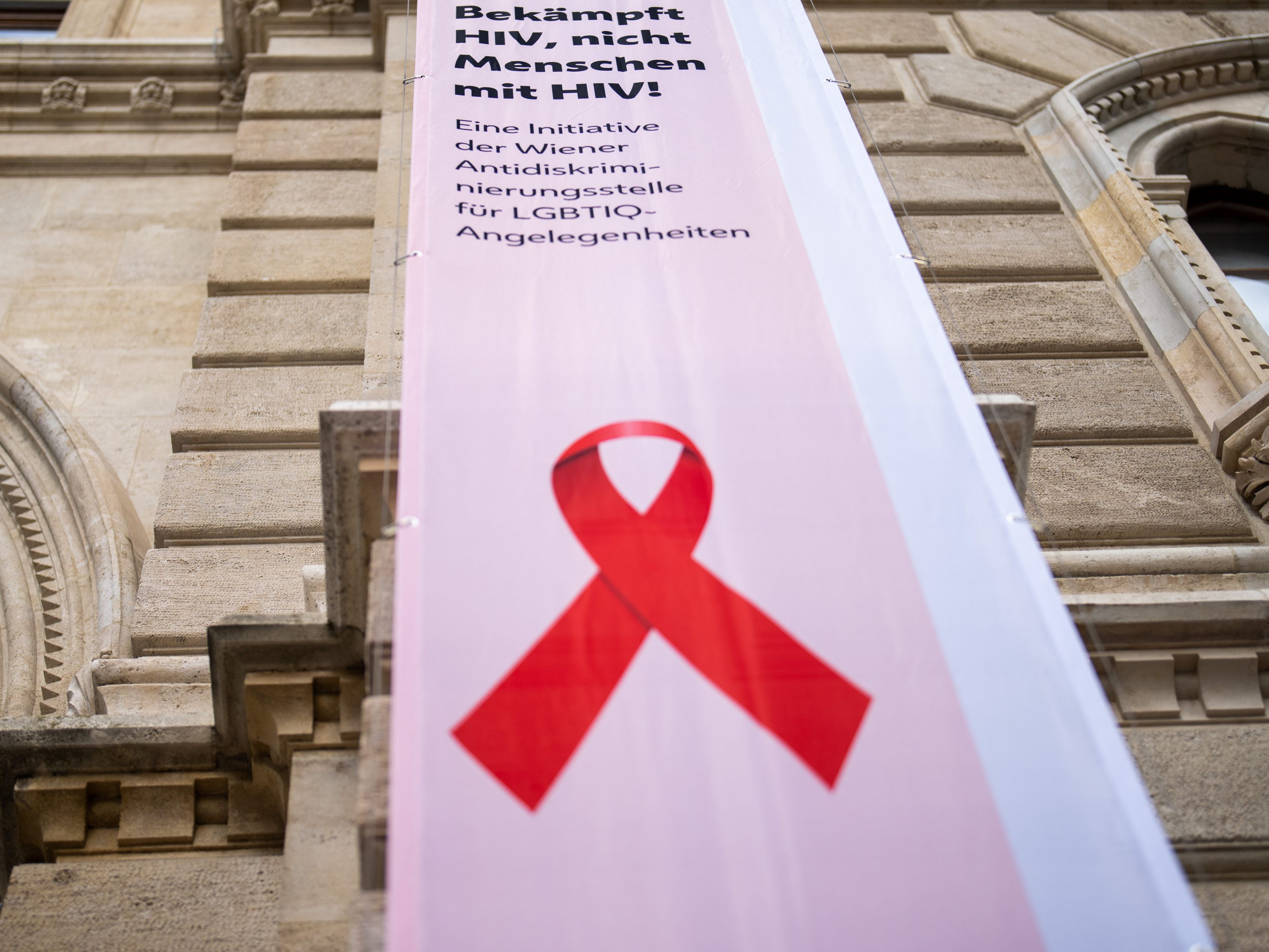 An der Diskriminierung HIV-Positiver bei der Polizei wird Kritik geübt. An der Diskriminierung HIV-Positiver bei der Polizei wird Kritik geübt.