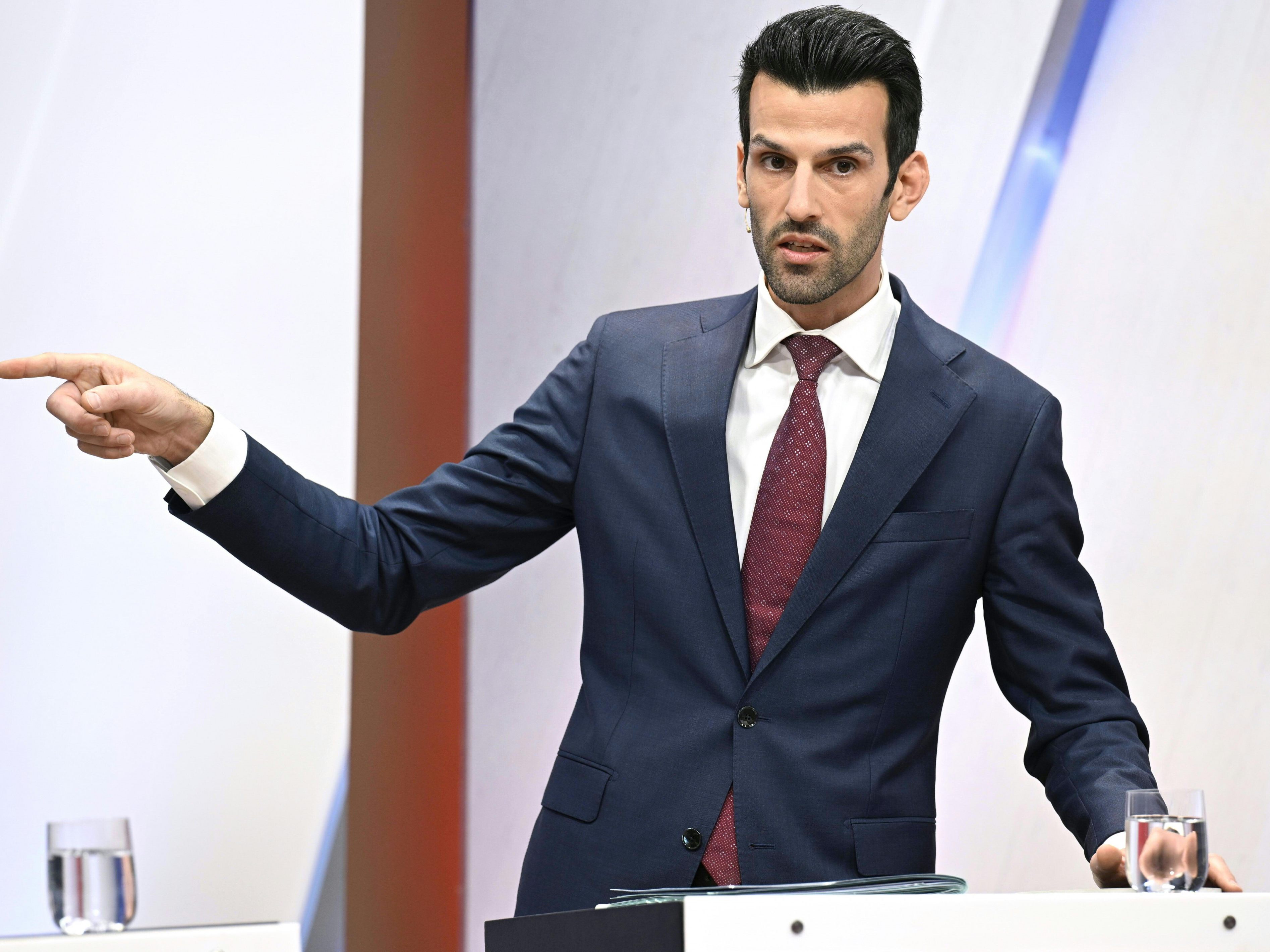 Udo Landbauer fordert "Verhandlungen auf Augenhöhe".