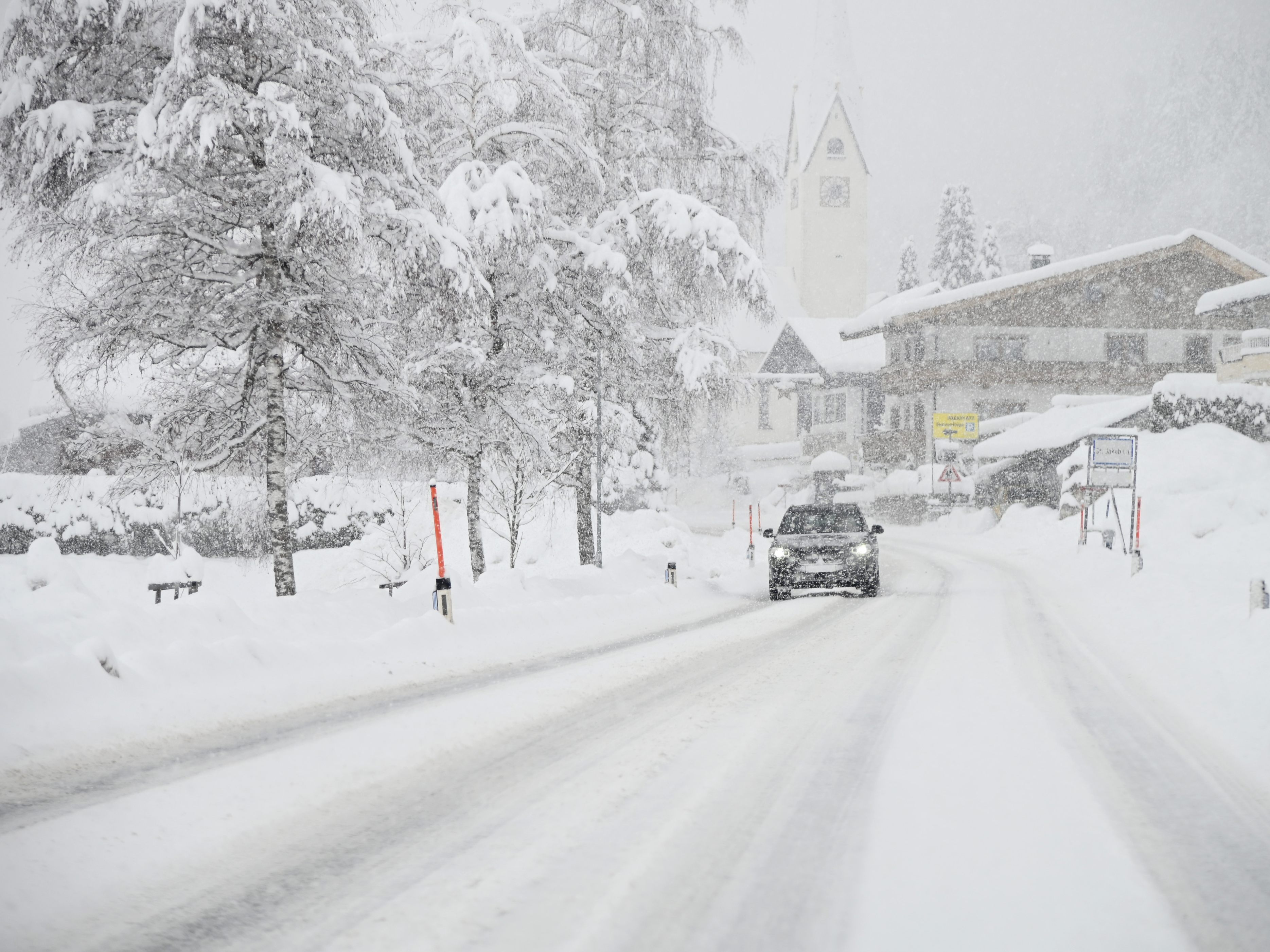 Bisher gab es nur wenige Versicherungsschäden durch die starken Schneefälle. Bisher gab es nur wenige Versicherungsschäden durch die starken Schneefälle.