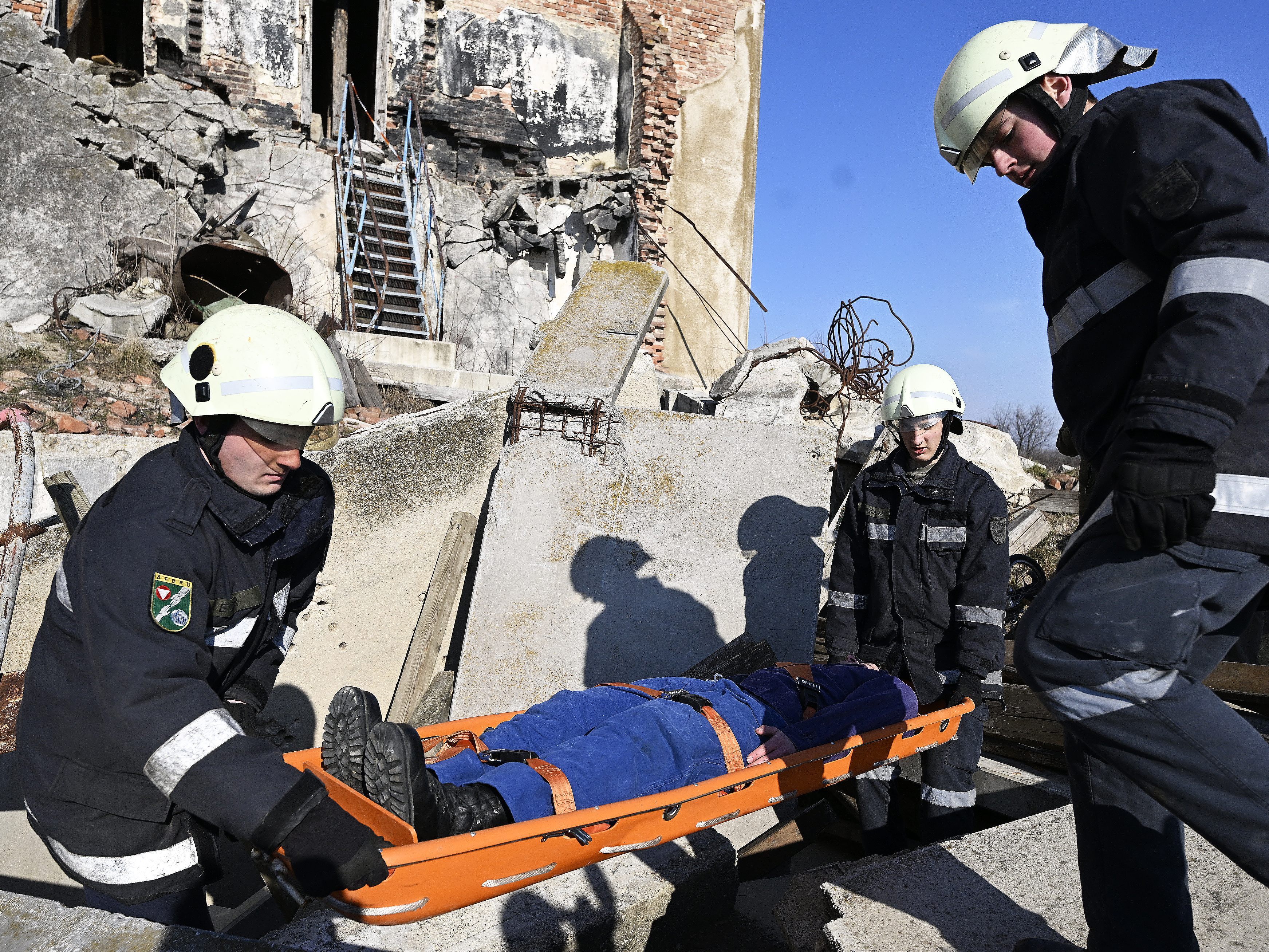 Die Austrian Forces Disaster Relief Unit trainiert die Rettung nach Erdbeben. Die Austrian Forces Disaster Relief Unit trainiert die Rettung nach Erdbeben.