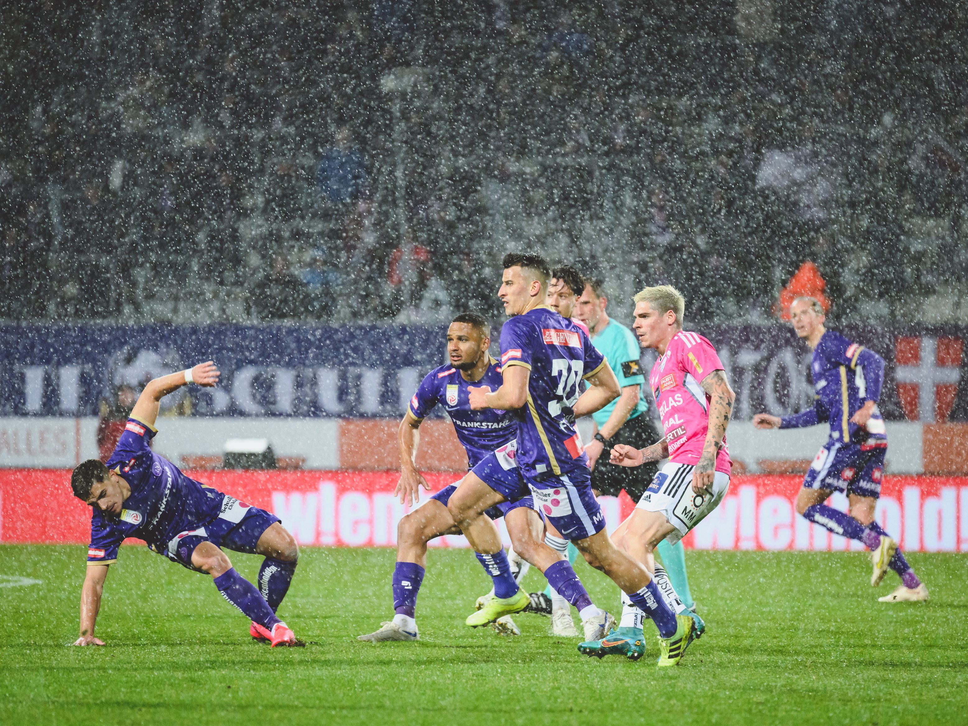 Die Wiener Austria holte gegen Hartberg einen Heimsieg. Die Wiener Austria holte gegen Hartberg einen Heimsieg.