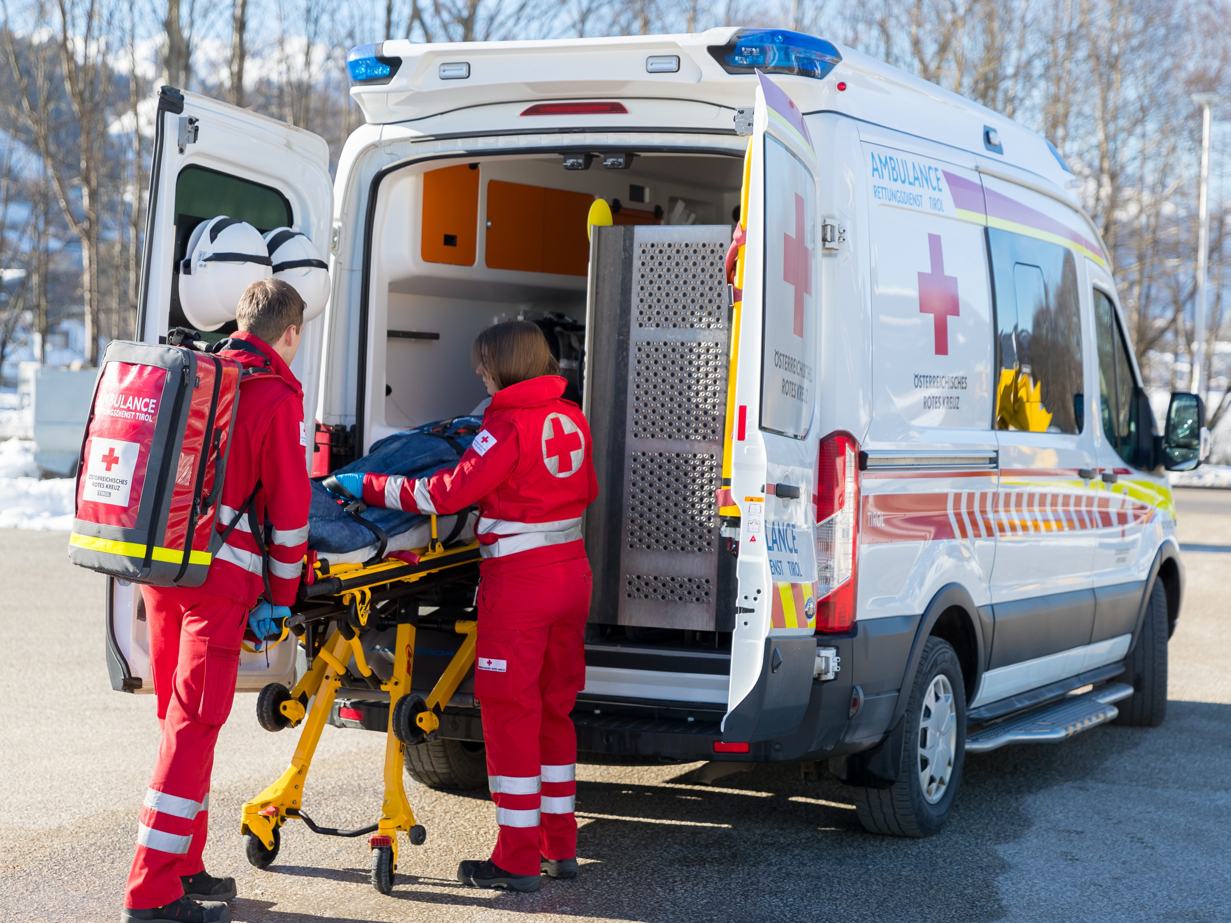 Samstagabend starb ein junger Mann bei einem Autounfall im Burgenland. Samstagabend starb ein junger Mann bei einem Autounfall im Burgenland.