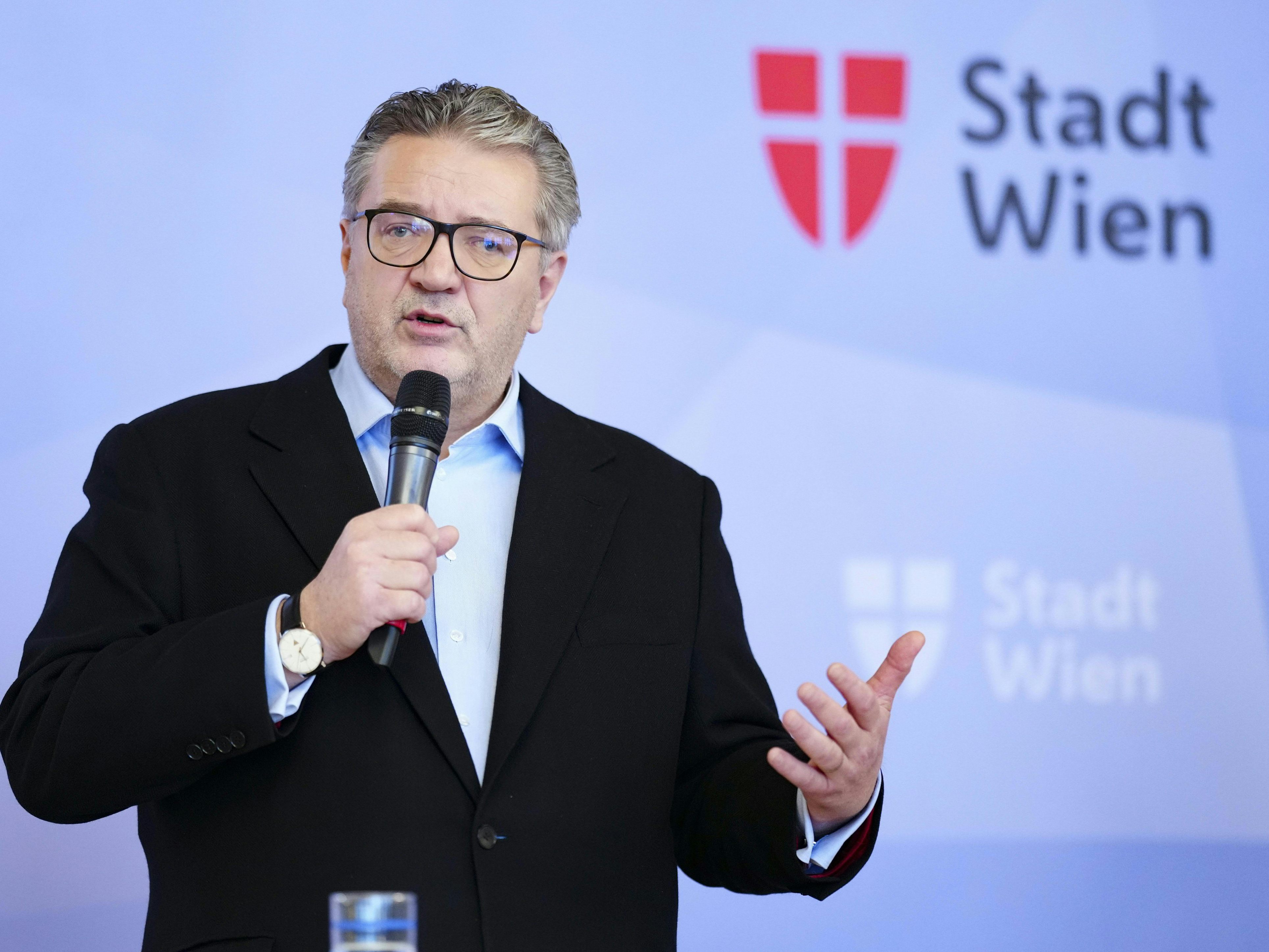 Peter Hacker will eine höhere Mindestsicherung in Wien. Peter Hacker will eine höhere Mindestsicherung in Wien.