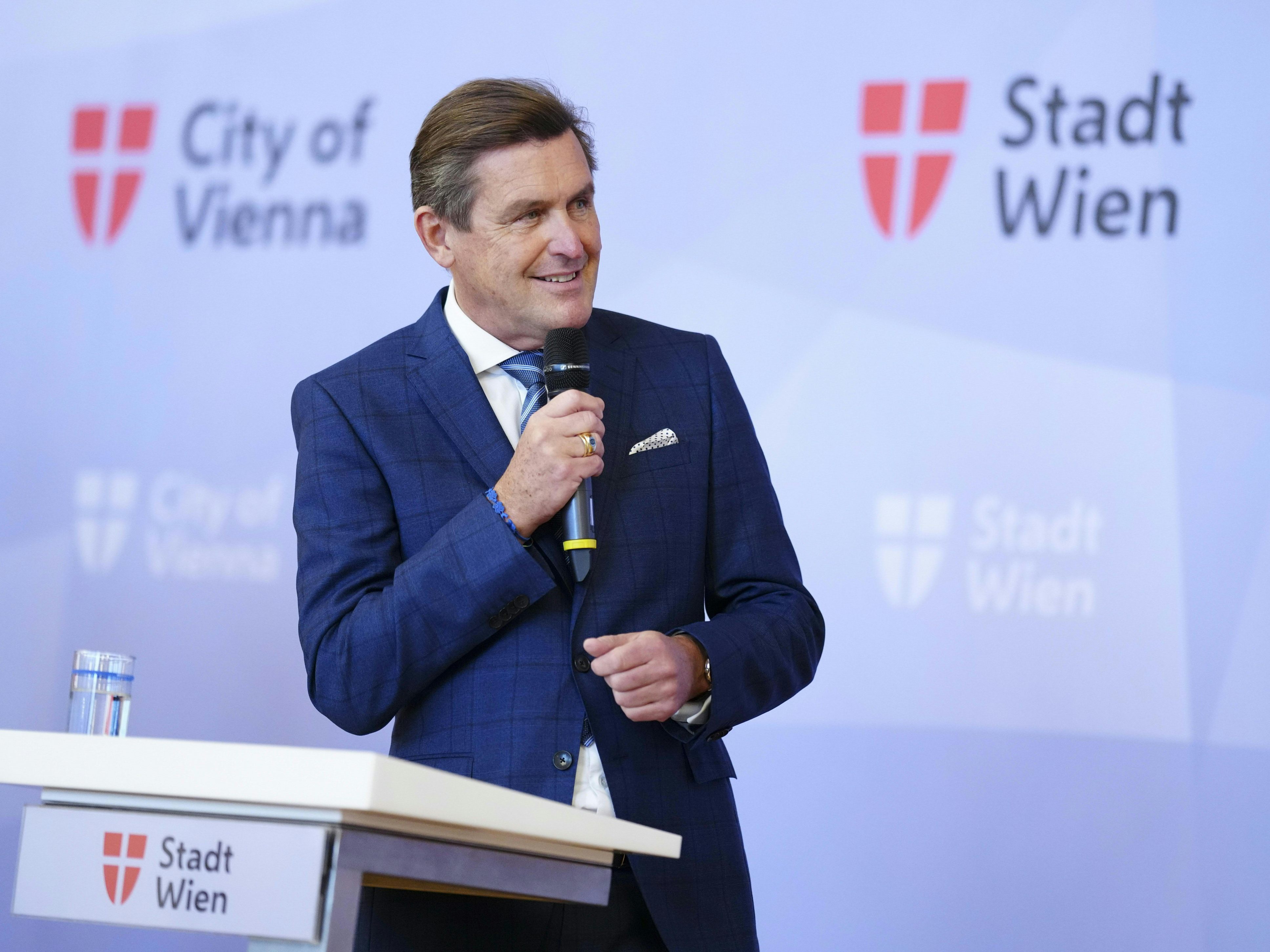 Stadt wird Hanke zufolge eigenen Schutzschirm für Wien Energie beschließen.