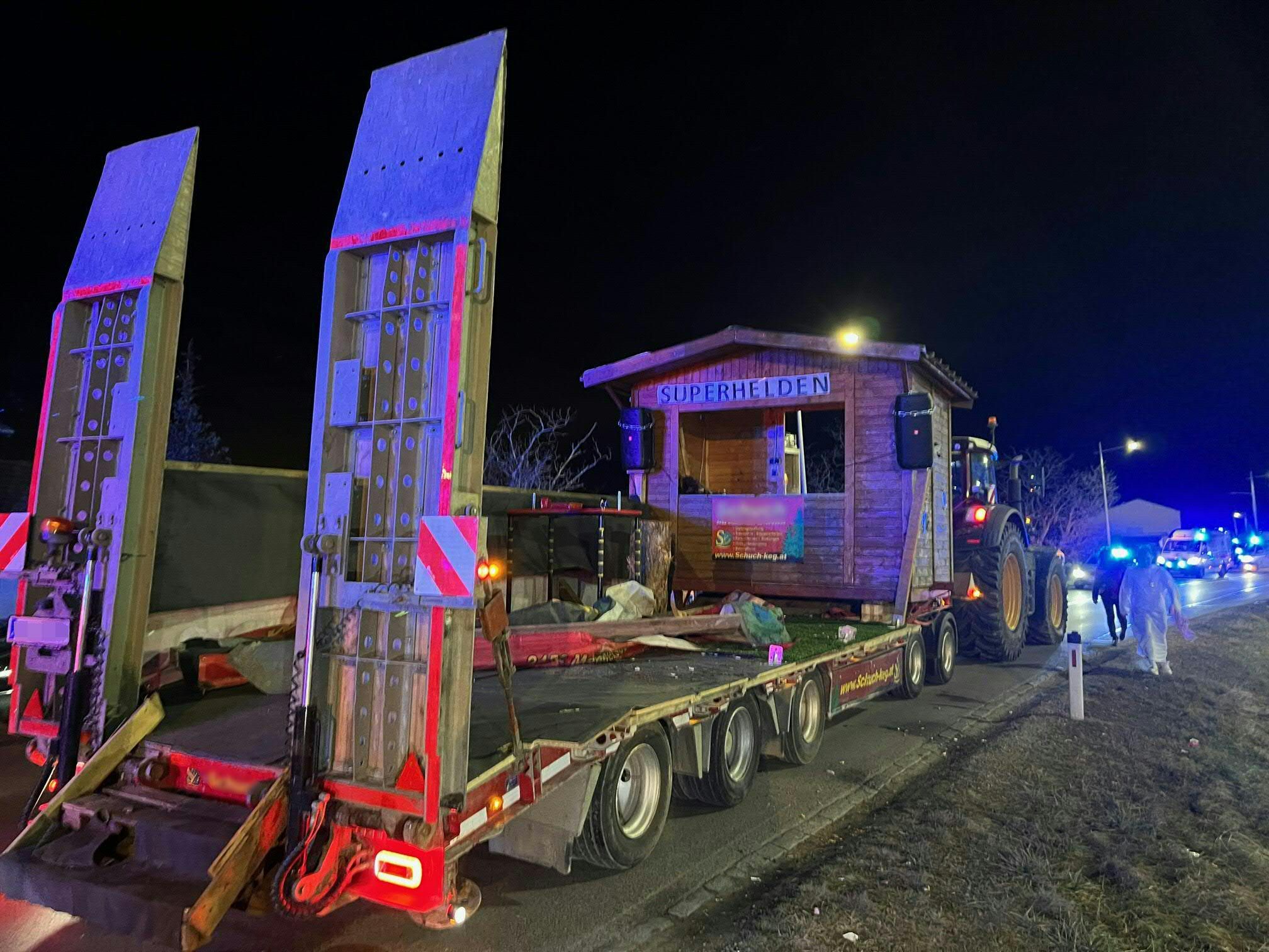 Bei einem Faschingsumzug in Baden wurden zahlreiche Personen bei einem Unfall verletzt.
