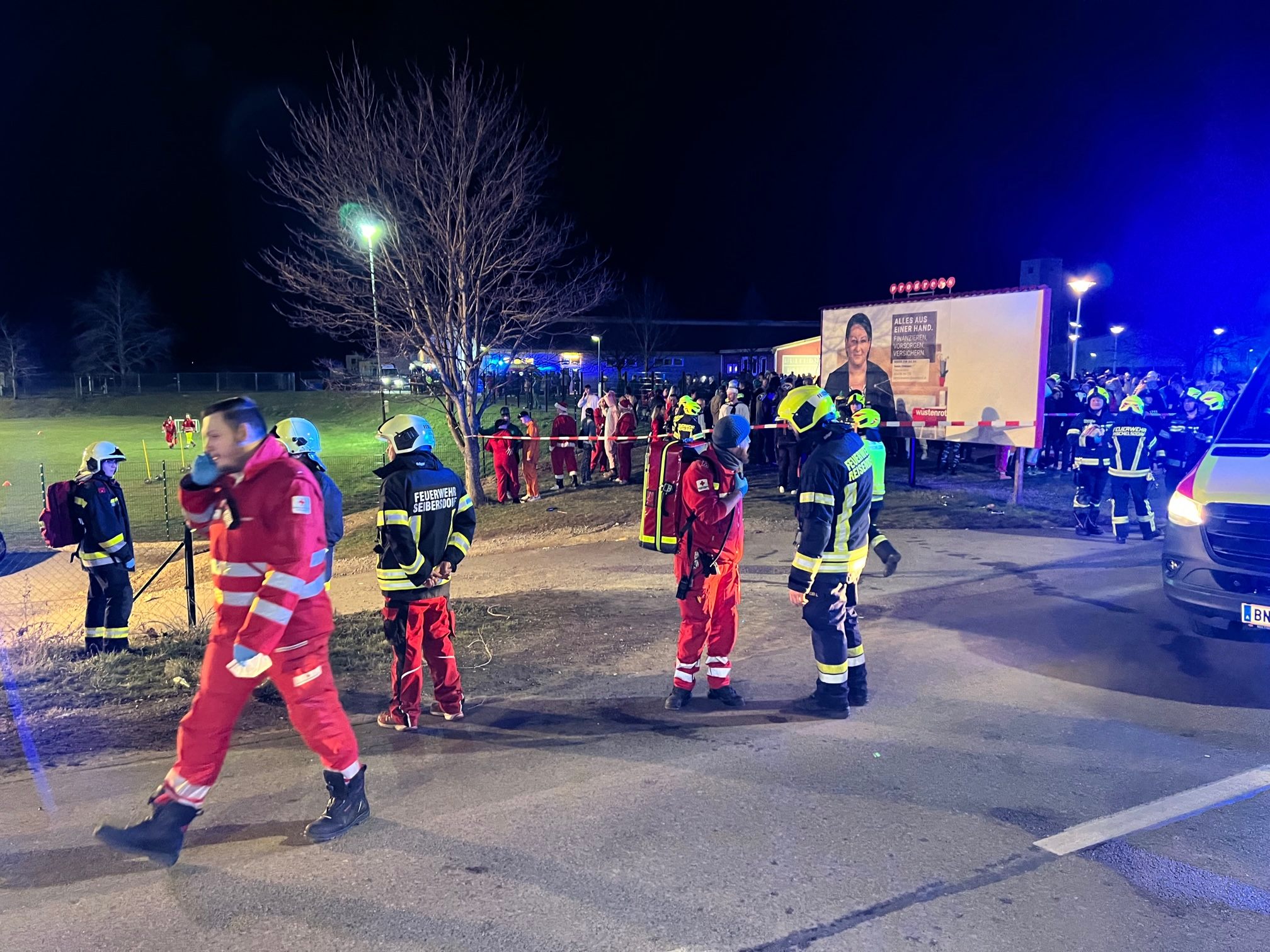 Unfall bei Faschingsumzug im Bezirk Baden: Lenker soll befragt werden.