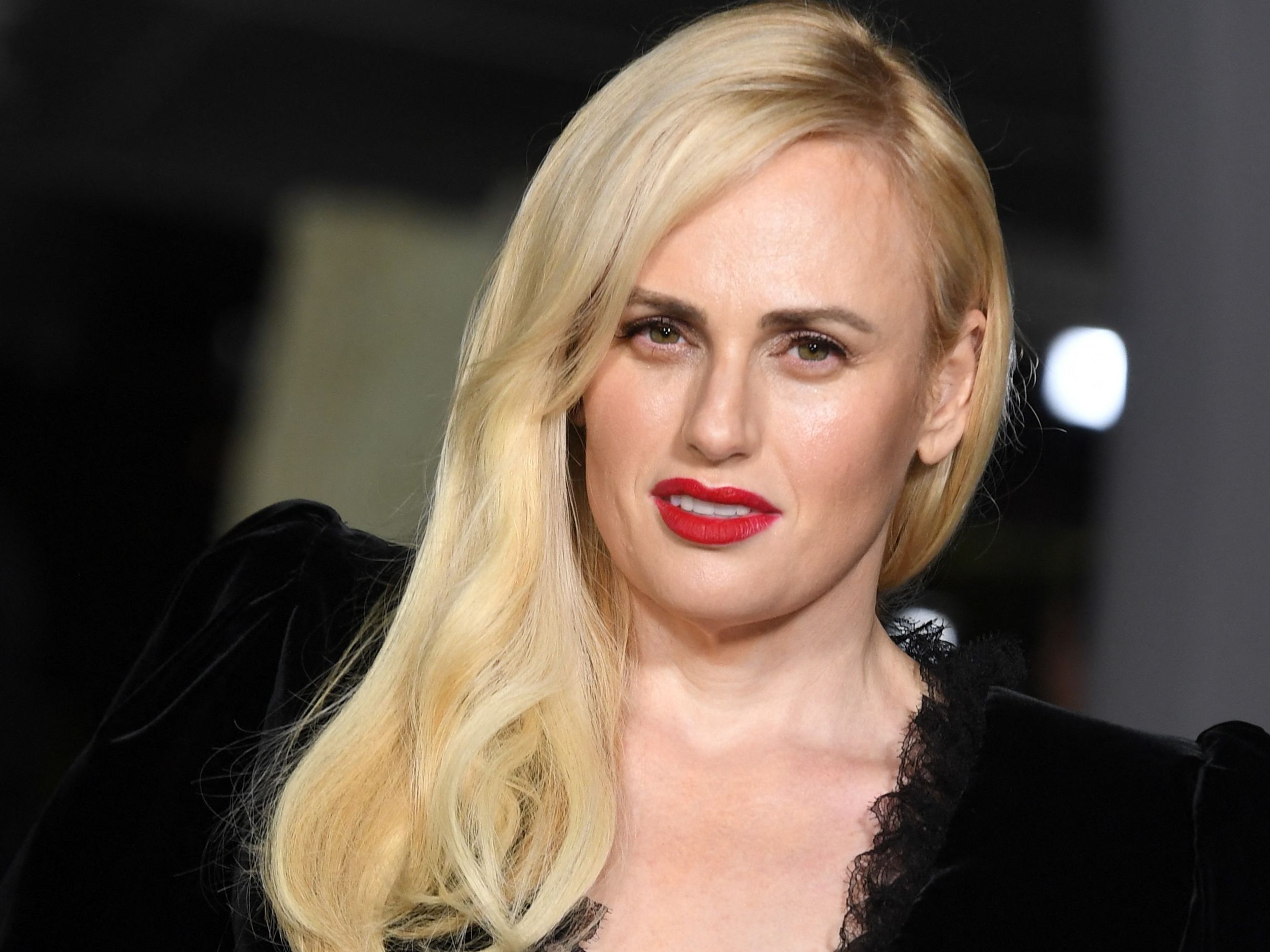 Rebel Wilson hat sich verlobt.