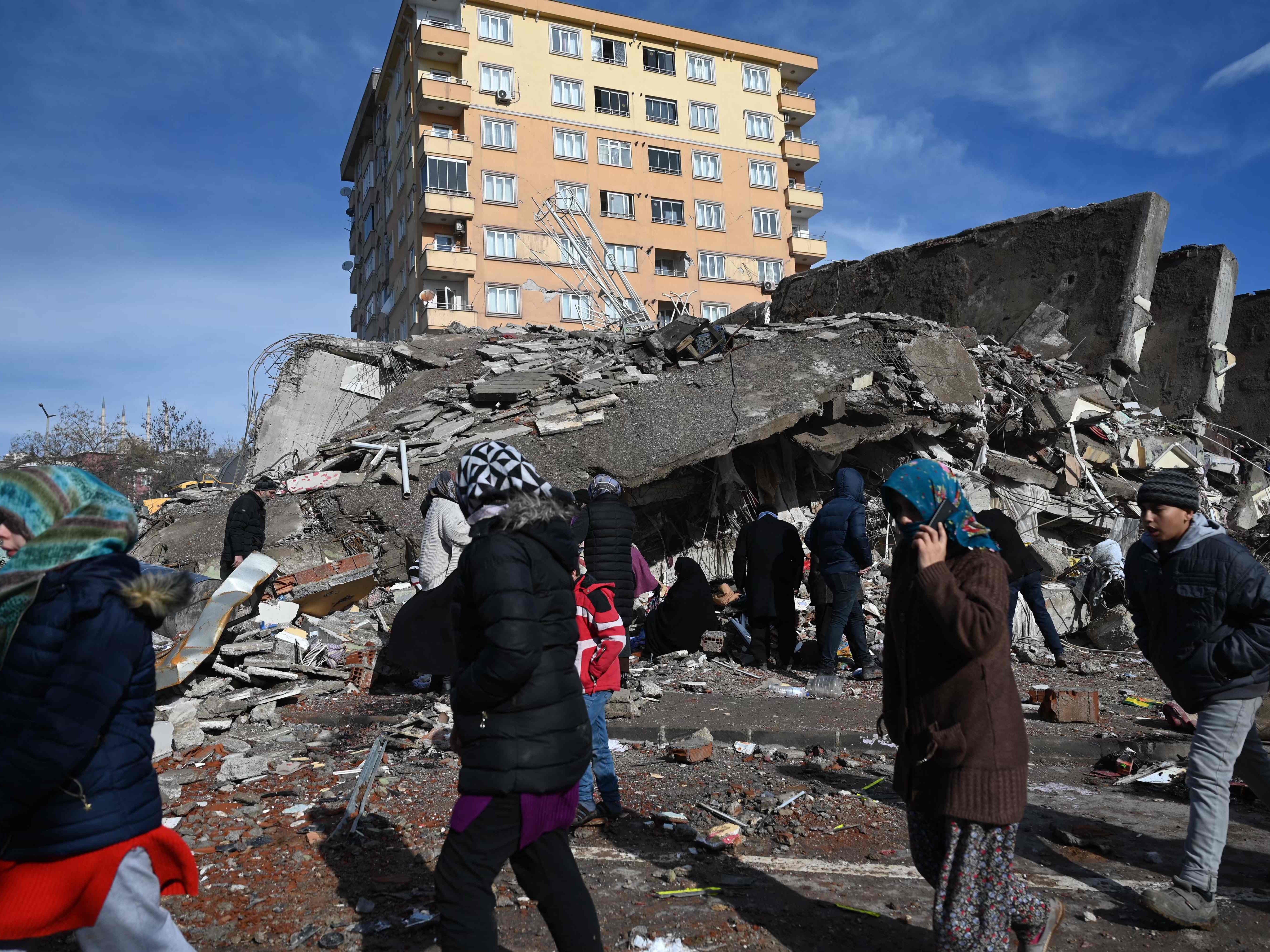 Erdbeben in Türkei und Syrien - Opferzahl nun bei über 6.200.