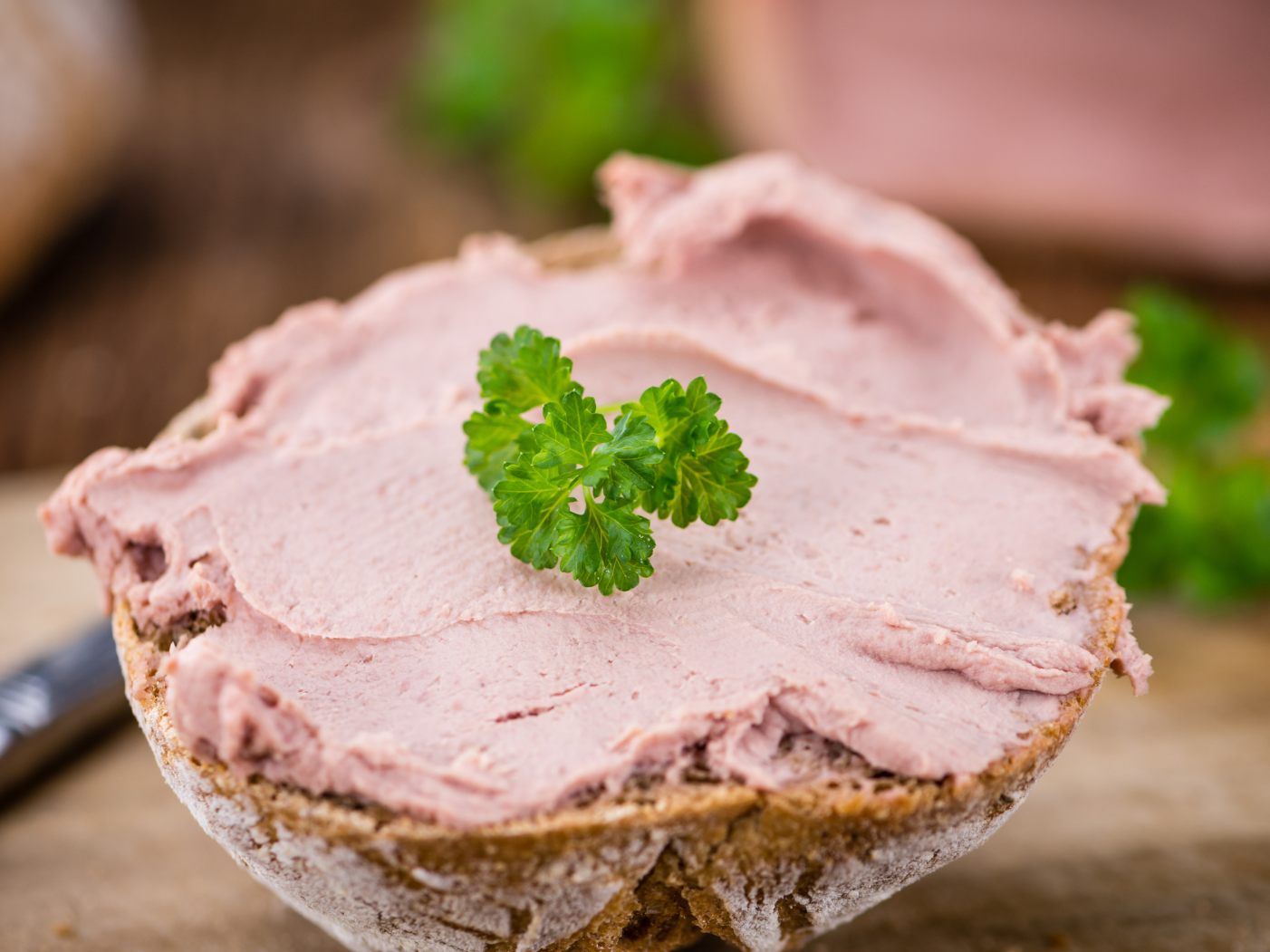 Daher stammt die Redewendung der beleidigten Leberwurst.
