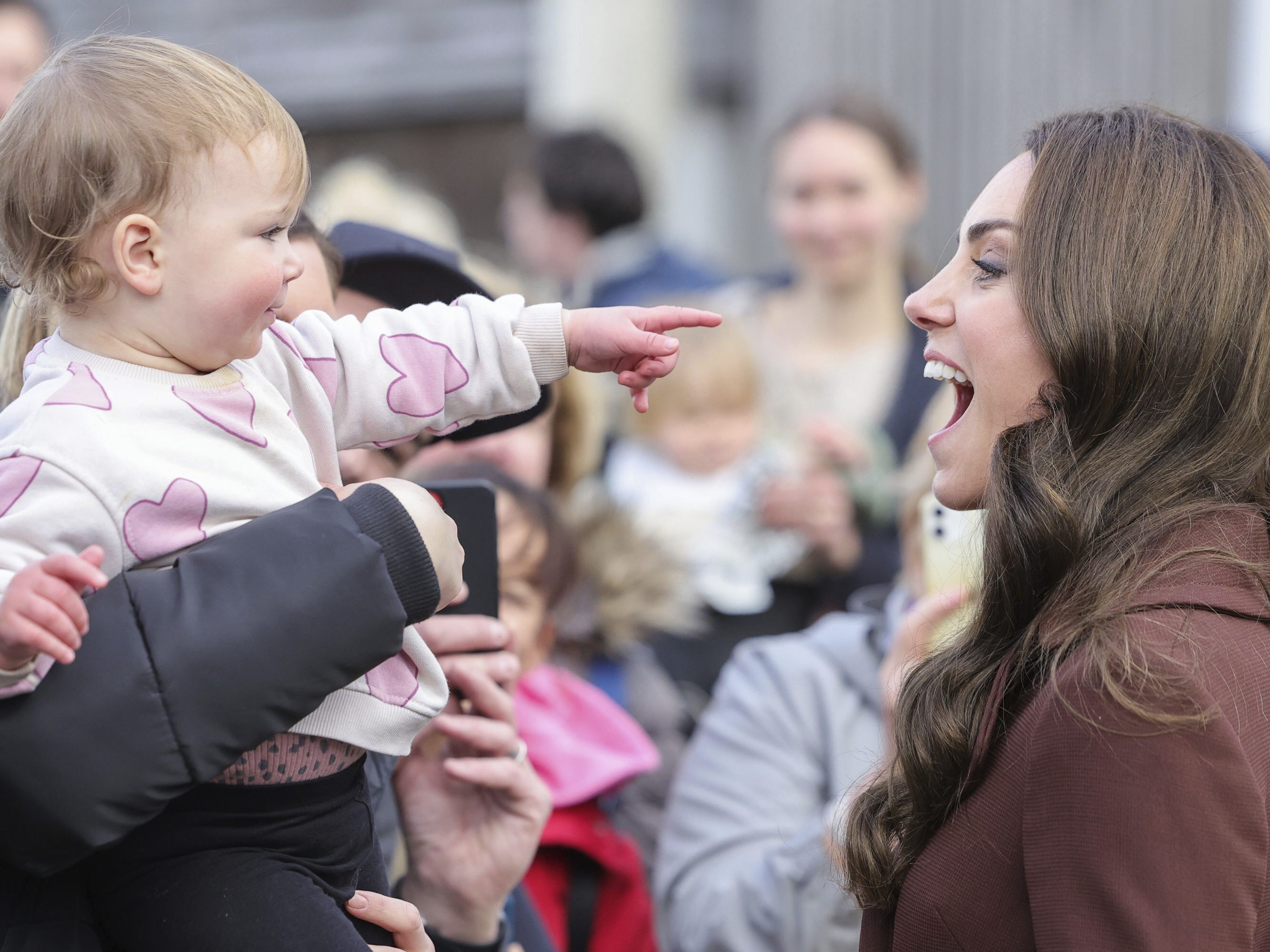 Freundlich und volksnah wie immer: Prinzessin Catherine. Freundlich und volksnah wie immer: Prinzessin Catherine.