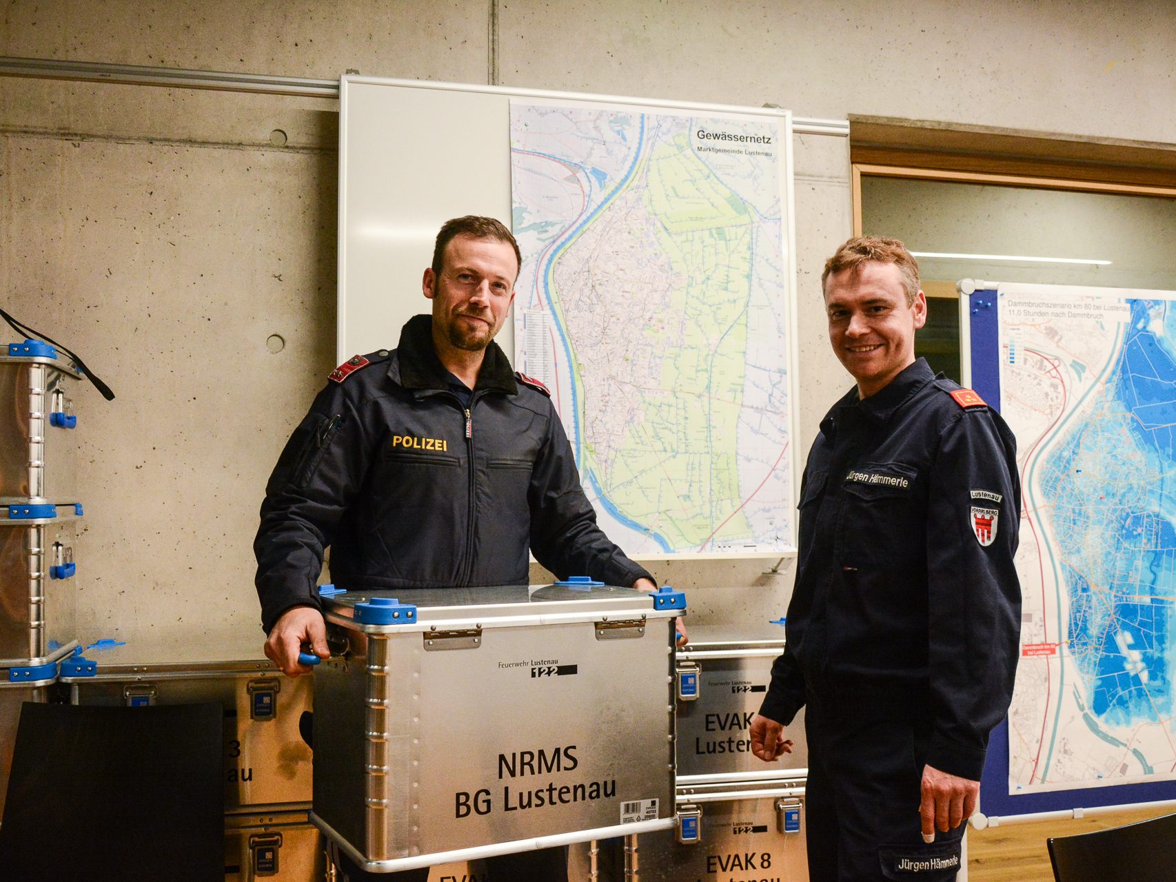 Im Falle eines möglichen Blackouts sehen sich der Katastrophenbeauftragte Simon Müller (links) und Feuerwehrkommandant Jürgen Hämmerle (rechts) gut vorbereitet. Im Falle eines möglichen Blackouts sehen sich der Katastrophenbeauftragte Simon Müller (links) und Feuerwehrkommandant Jürgen Hämmerle (rechts) gut vorbereitet.