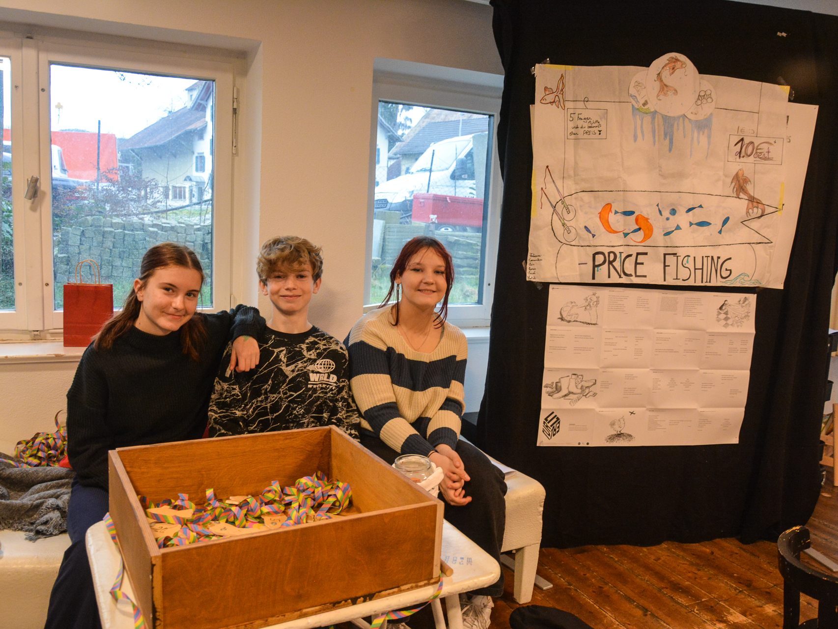 Eine originelle Idee hatten die Mittelschüler vom Hasenfeld, um über Plastikverschmutzung im Meer aufzurütteln. Eine originelle Idee hatten die Mittelschüler vom Hasenfeld, um über Plastikverschmutzung im Meer aufzurütteln.