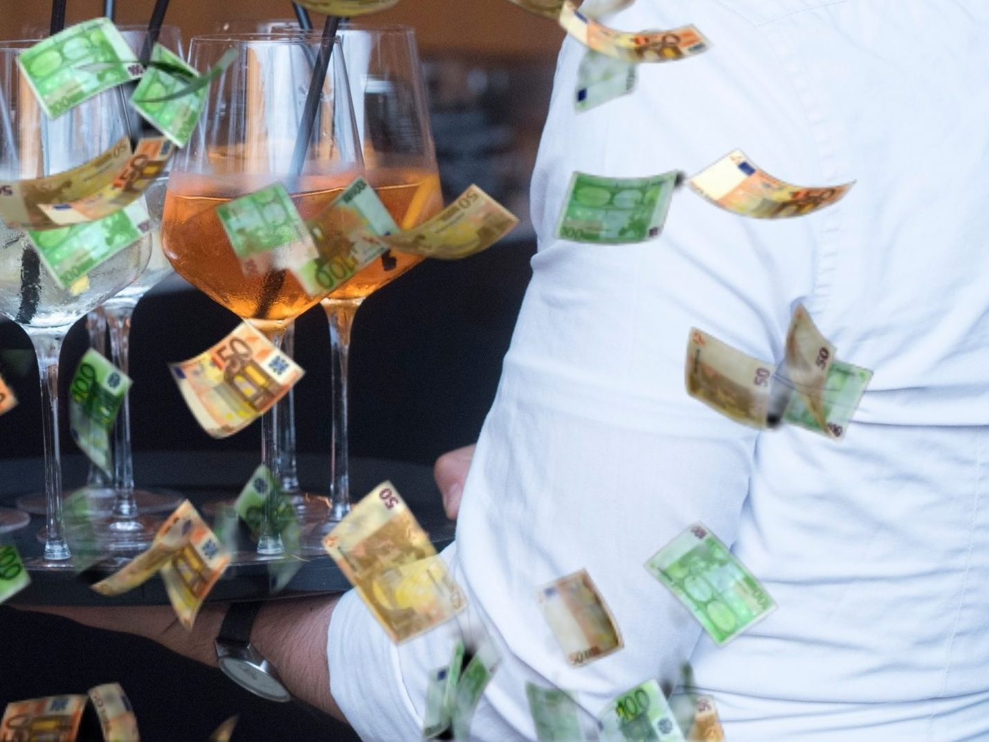 In diesen Branchen regnet es jetzt so richtig Geld. In diesen Branchen regnet es jetzt so richtig Geld.