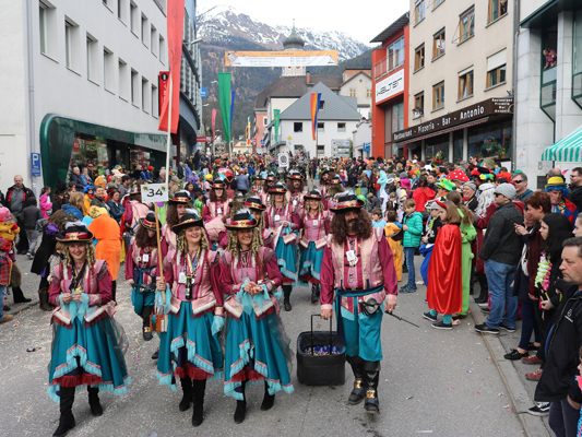 Am Fasnatwochenende geben in Bludenz, Bings und Außerbraz die Mäschgerle den Ton an. Am Fasnatwochenende geben in Bludenz, Bings und Außerbraz die Mäschgerle den Ton an.