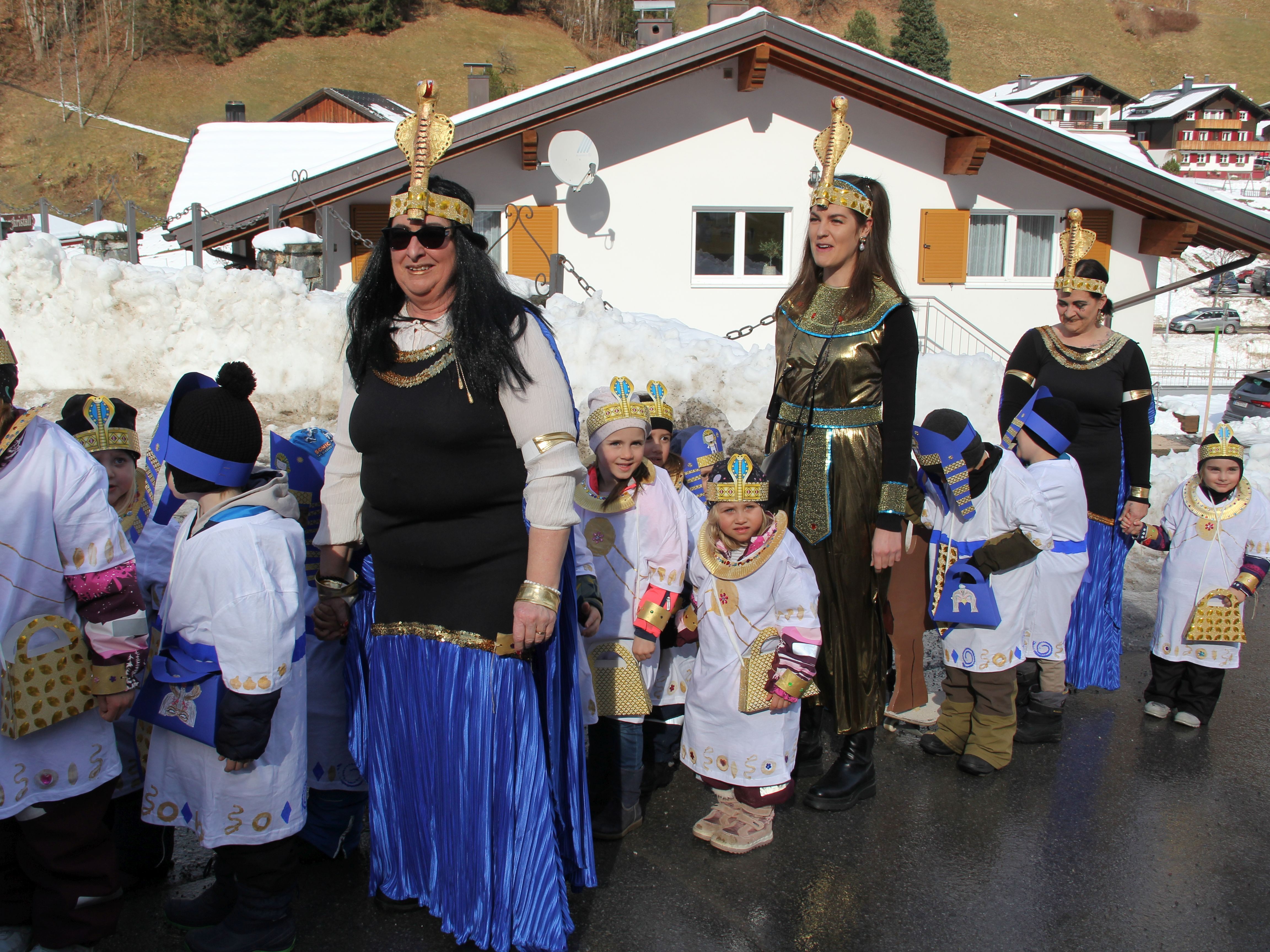 Die Kids vom Kindergarten waren als Ägypter verkleidet.