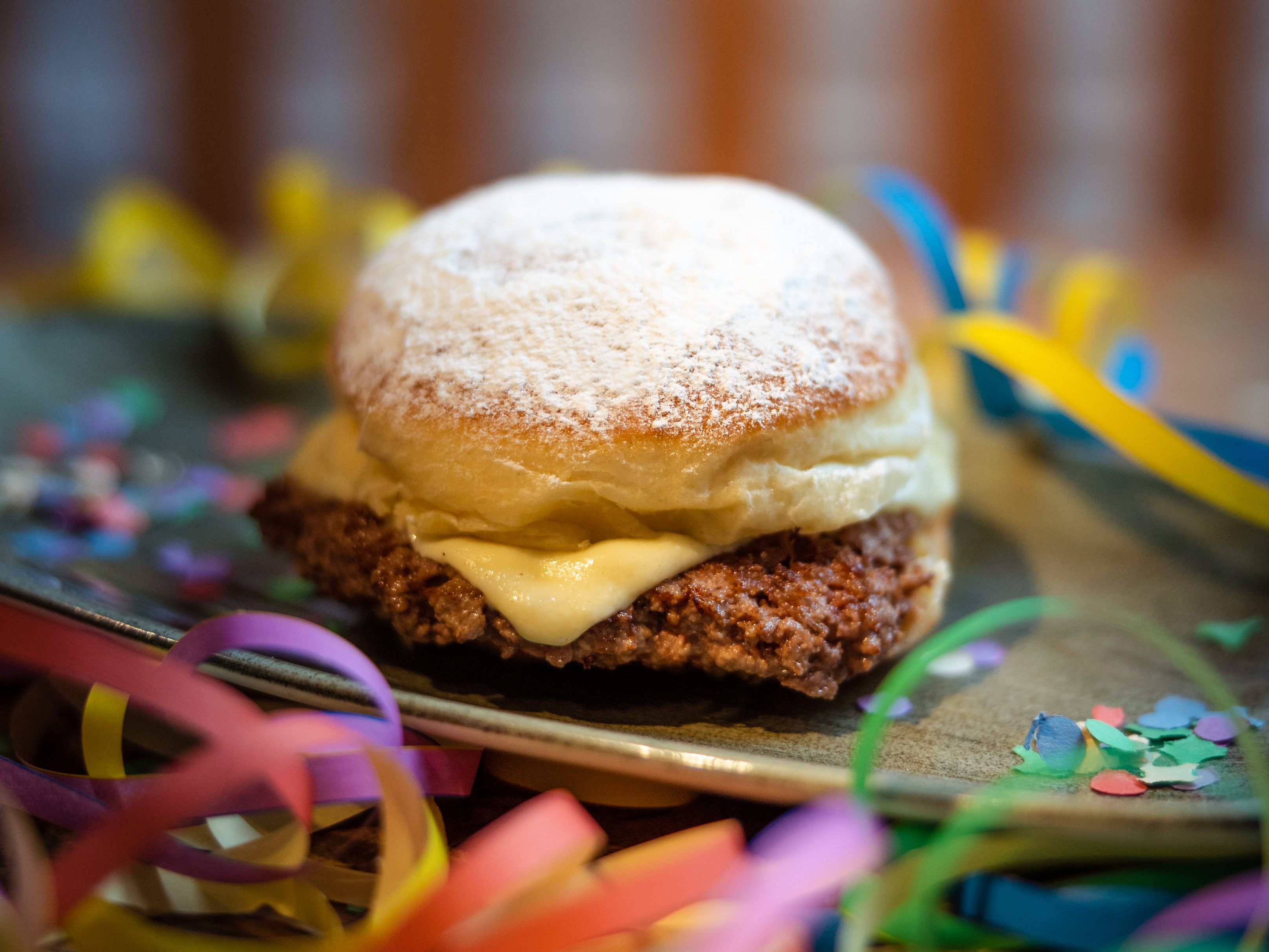 Von Le Burger gibt es einen pikanten Krapfen. Von Le Burger gibt es einen pikanten Krapfen.