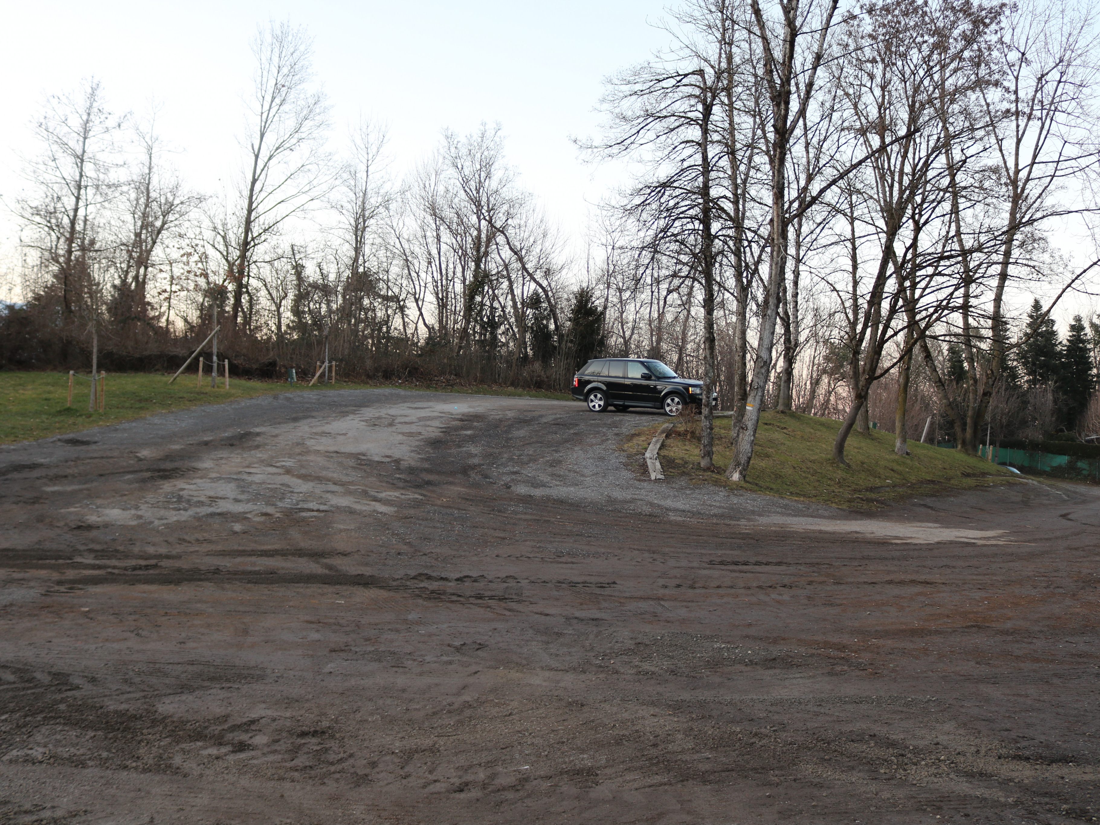 Nächtliches Parkverbot beim Wildpark-Parkplatz.