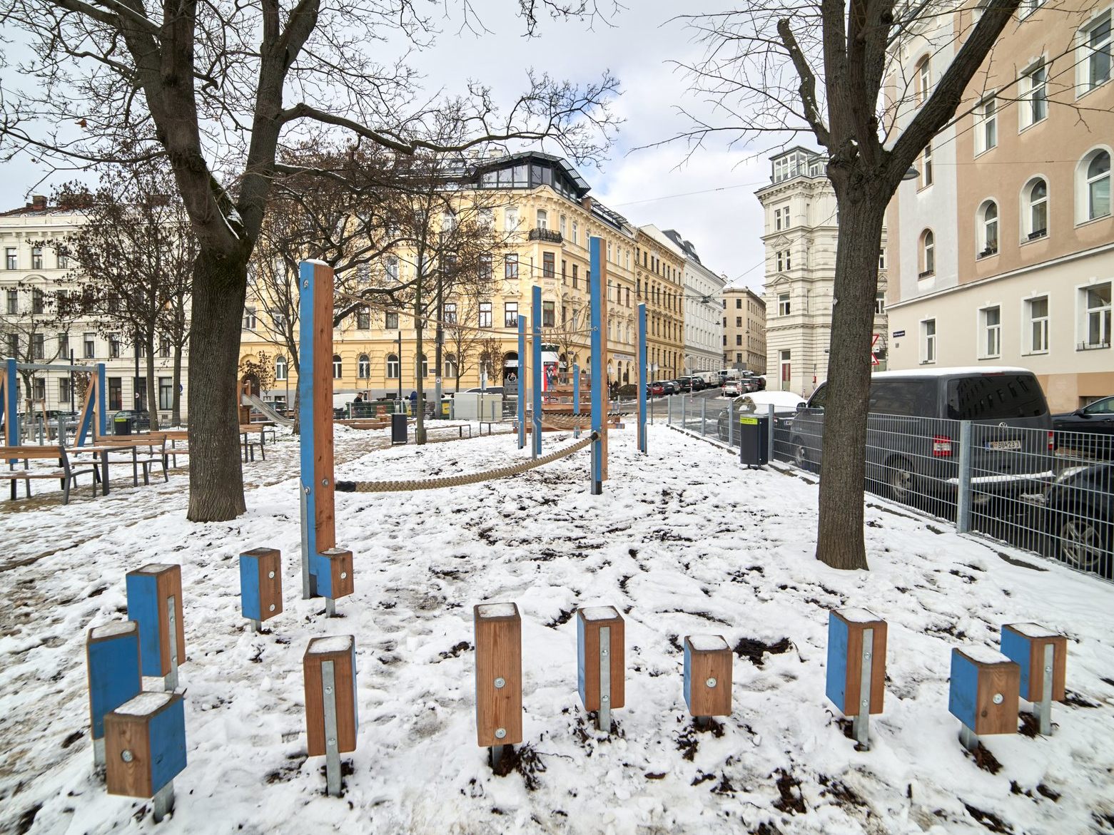 Die Parkanlage Wieningerplatz in Wien-Rudolsfheim-Fünfhaus wurde neugestaltet. Die Parkanlage Wieningerplatz in Wien-Rudolsfheim-Fünfhaus wurde neugestaltet.