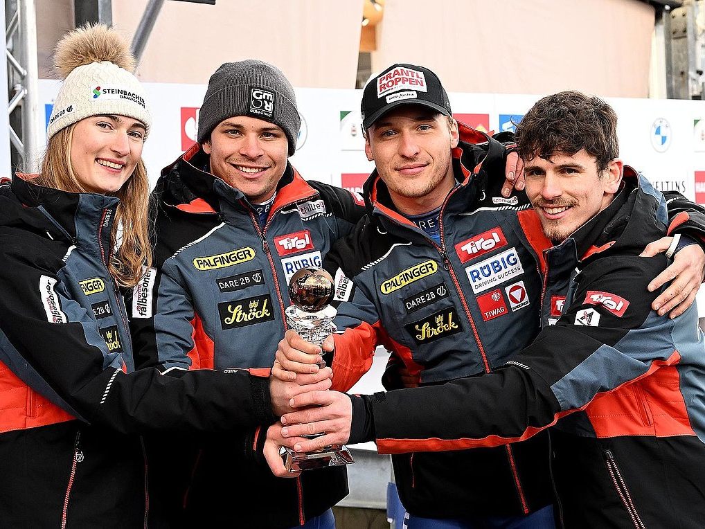 Siegreiche Teamstaffel mit Madeleine Egle, Jonas Müller und Juri Gatt/Riccardo Schöpf. Siegreiche Teamstaffel mit Madeleine Egle, Jonas Müller und Juri Gatt/Riccardo Schöpf.