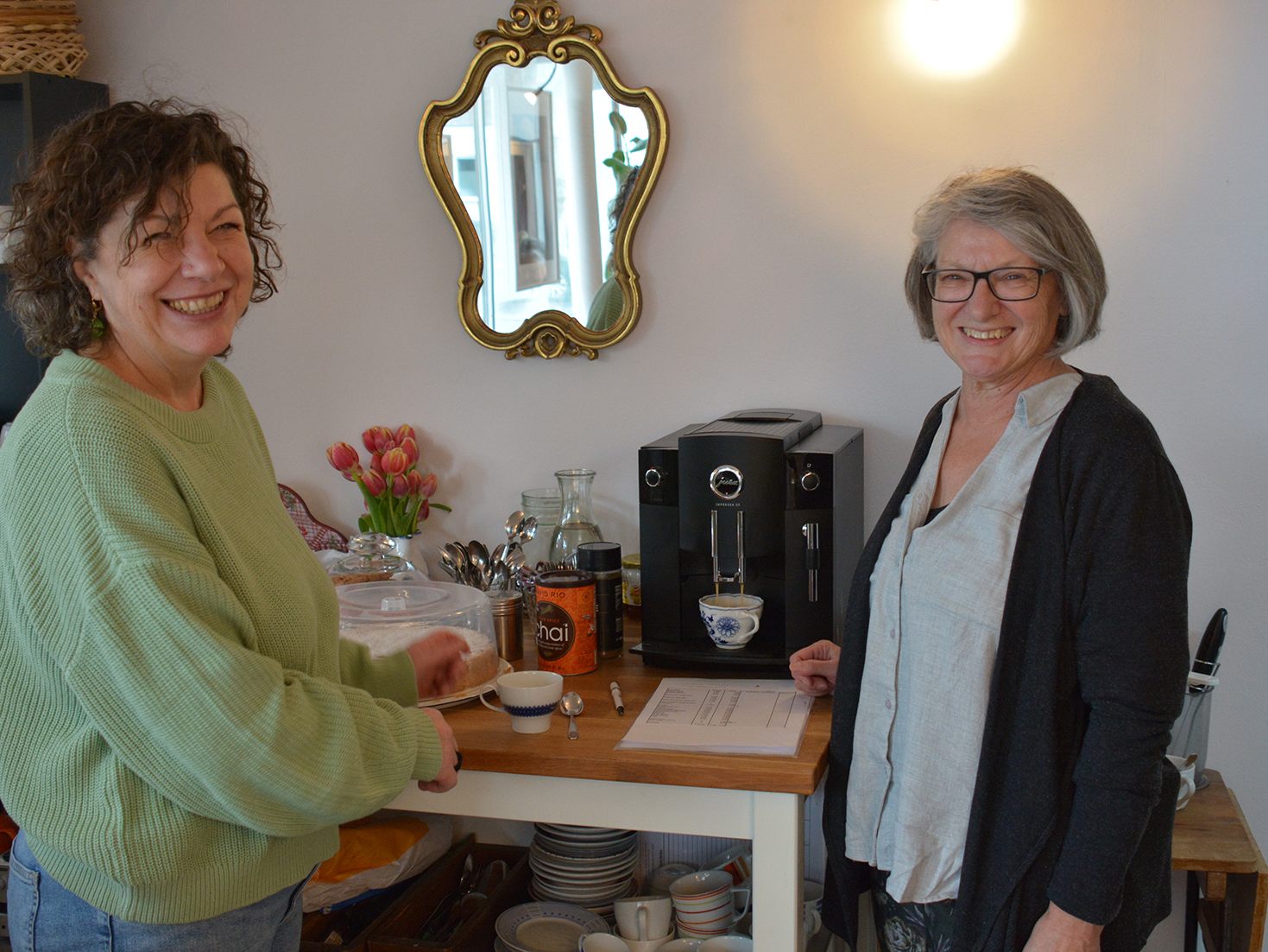 Iris Biatel-Lerbscher und Heidi Woitsche. Iris Biatel-Lerbscher und Heidi Woitsche.