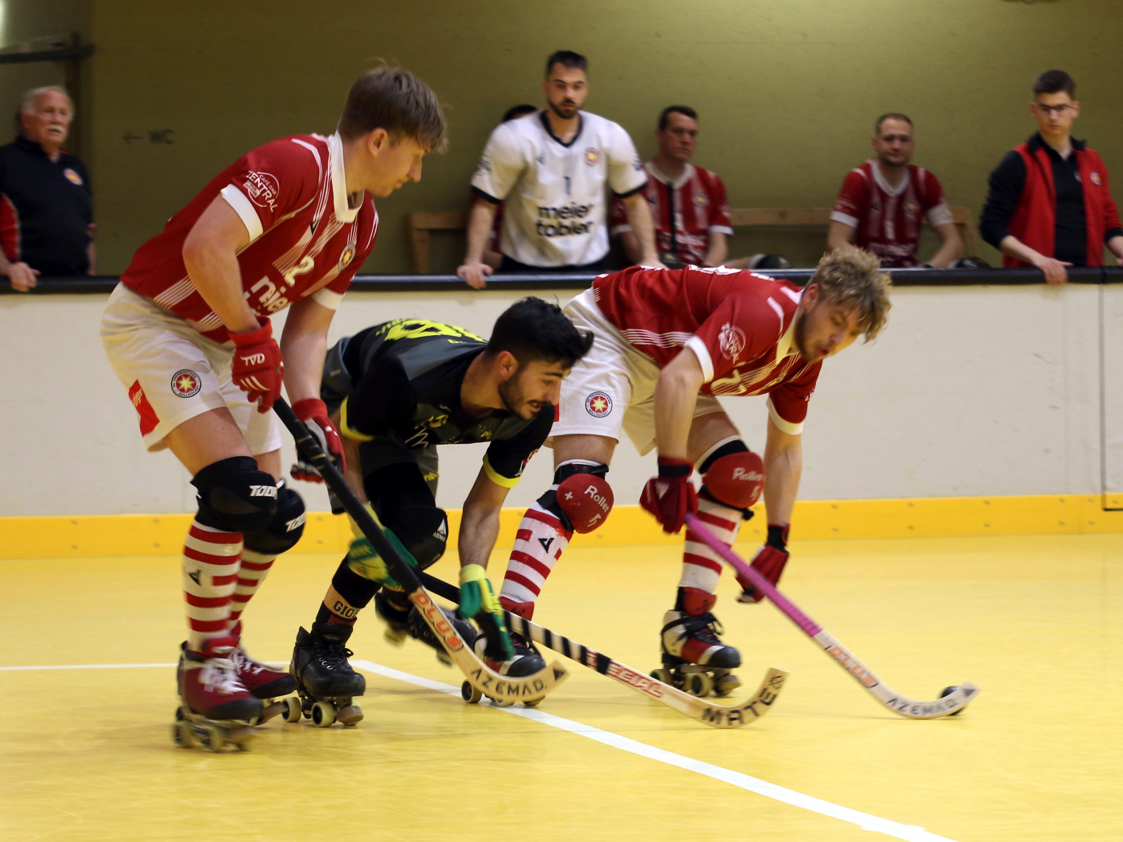 Am Samstag gelang dem RHC Dornbirn ein Sieg gegen Thunerstern und trifft nun im Playout auf den RHC Wimmis.