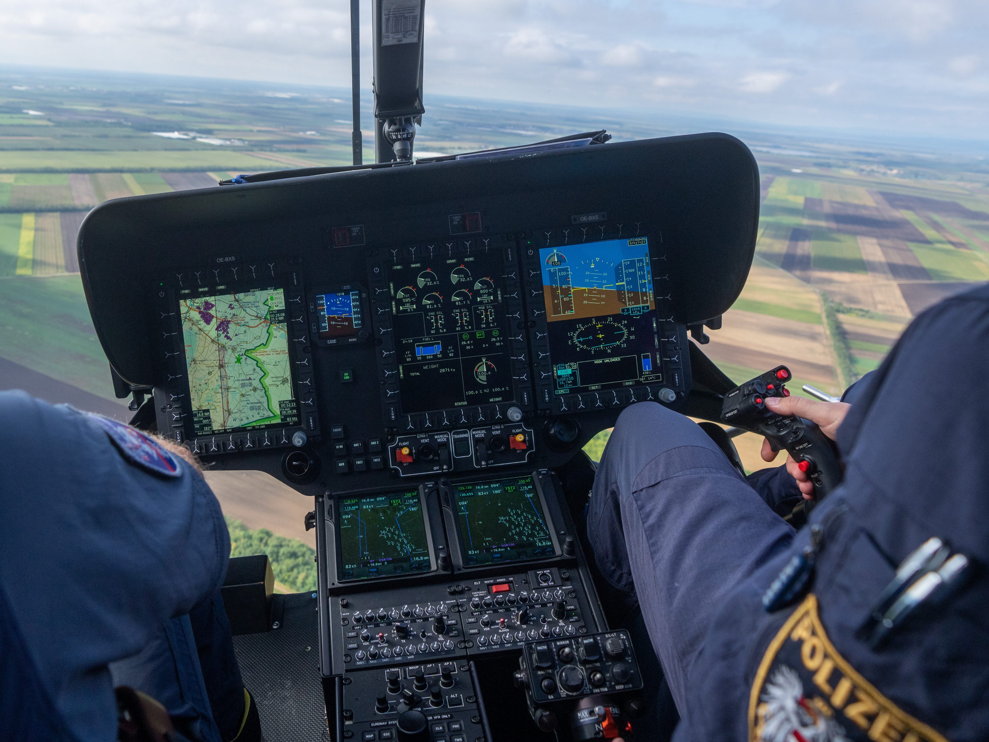 Zwei Wanderer wurden am Samstag mit dem Hubschrauber von der Rax gerettet. Zwei Wanderer wurden am Samstag mit dem Hubschrauber von der Rax gerettet.