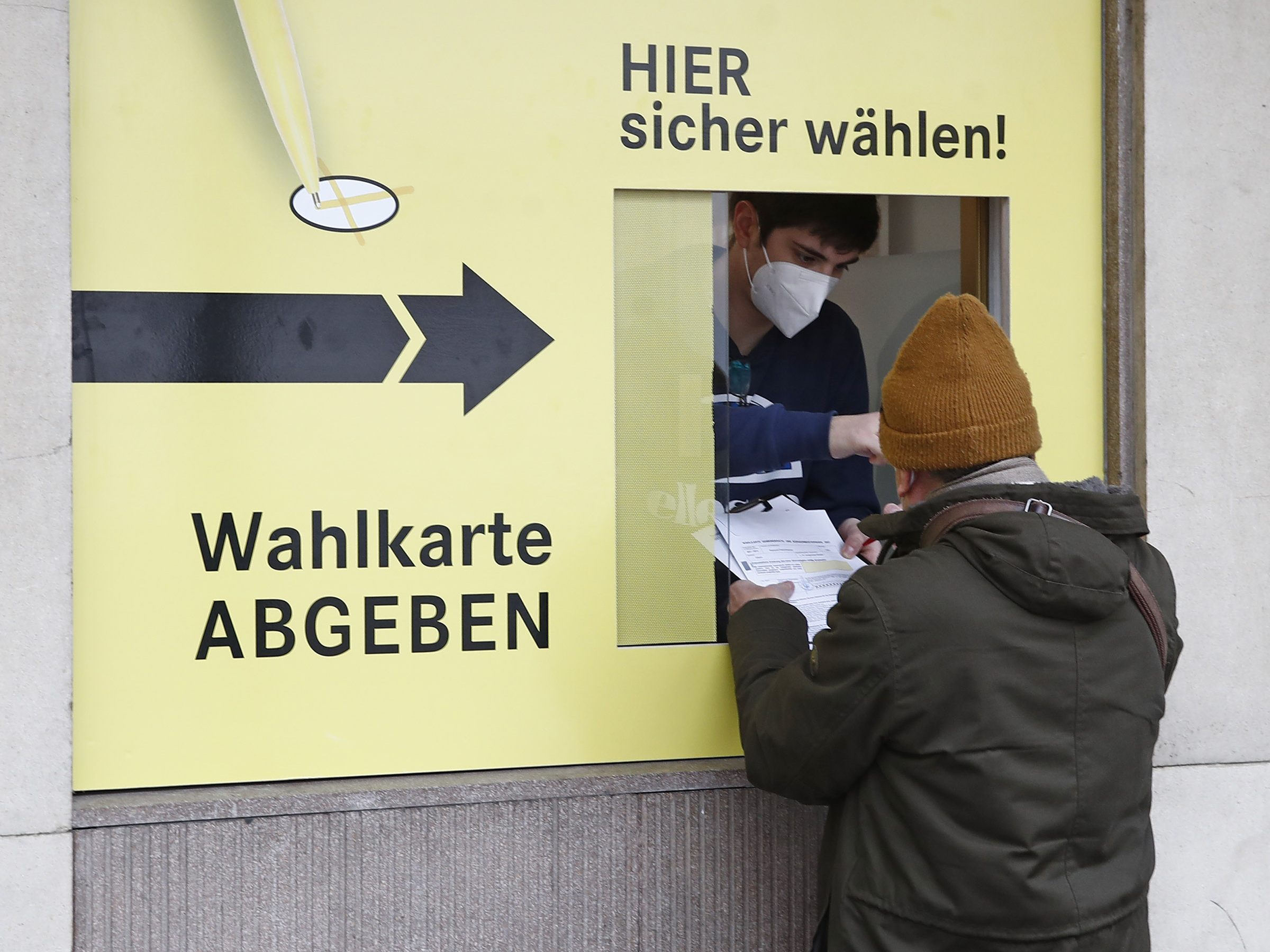 Immer mehr Kärntner geben ihre Stimme für die Landtagswahl per Wahlkarte ab.