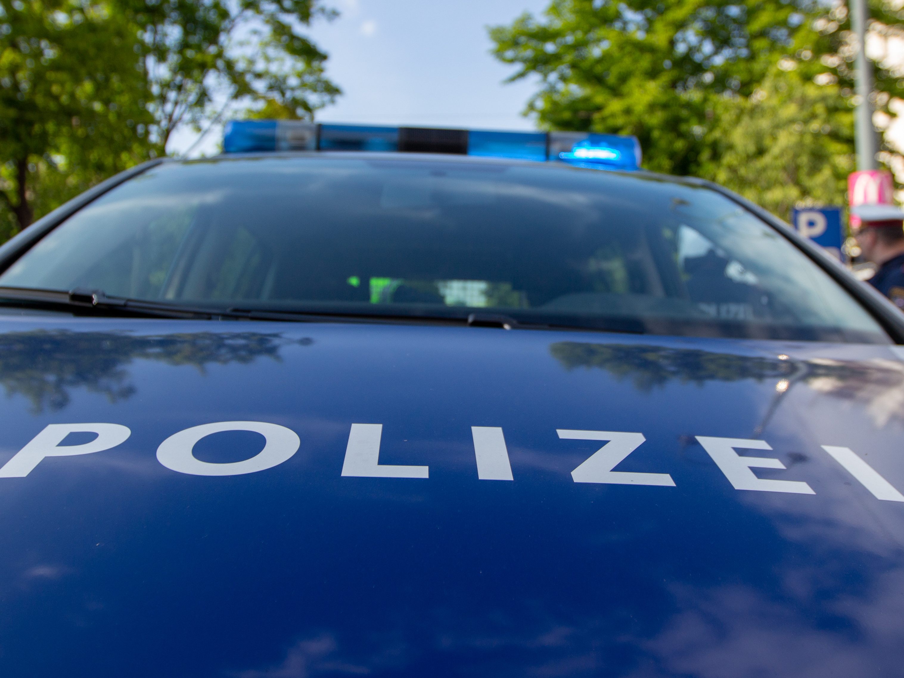 Nach der Bombendrohung an einer Kärntner Schule ist ein Verdächtiger geständig. Nach der Bombendrohung an einer Kärntner Schule ist ein Verdächtiger geständig.