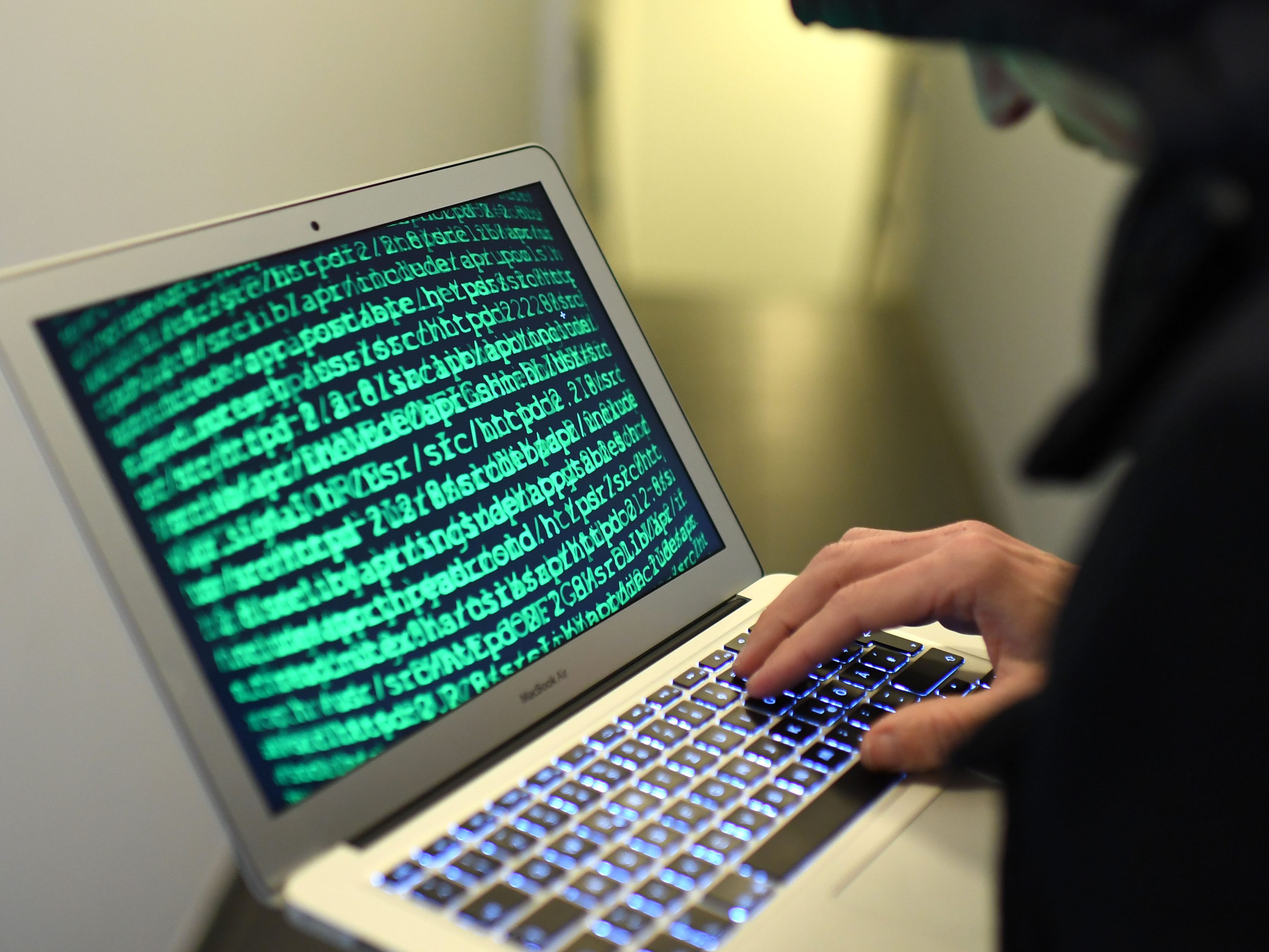 Die Regierung plant härtere Strafen bei Cybercrime-Delikten.