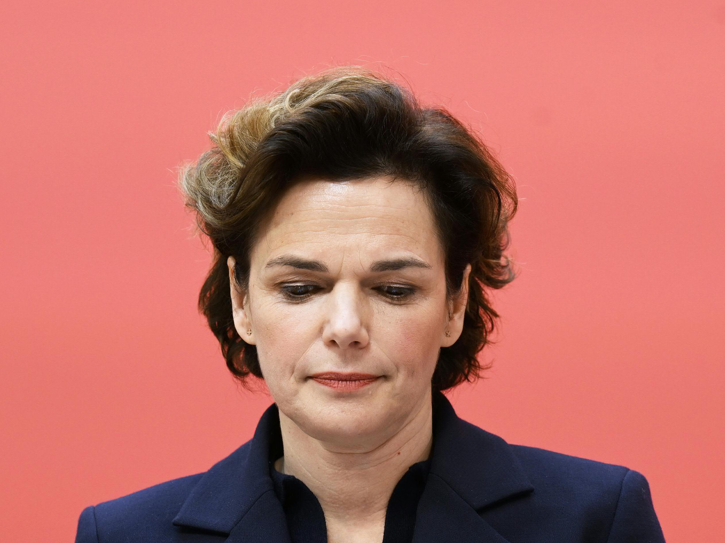 Noch hält sich SPÖ-Frontfrau Pamela Rendi-Wagner im Sattel.